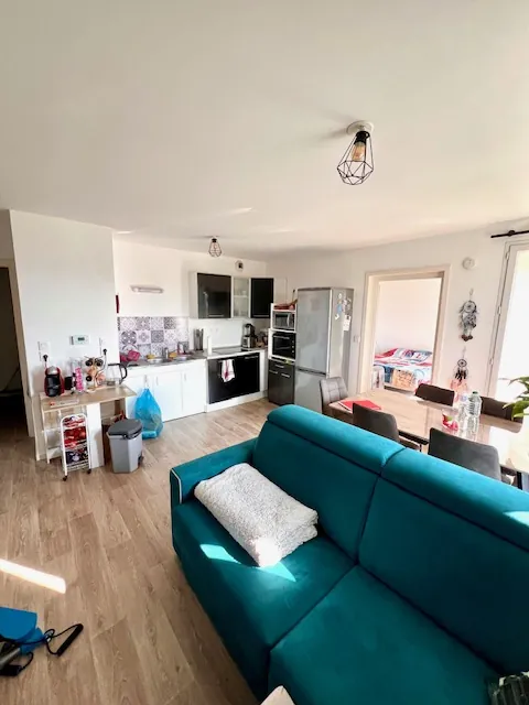 Appartement T2 à Lille avec balcon et parking - Vente immobilière 2025 