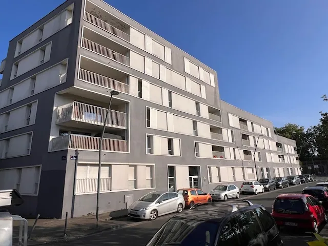 Appartement 2 pièces à Lille avec terrasse, parking et performance énergétique A