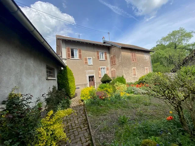 Maison T6 à rénover avec jardin à Chatenois-les-Forges - Potentiel et confort