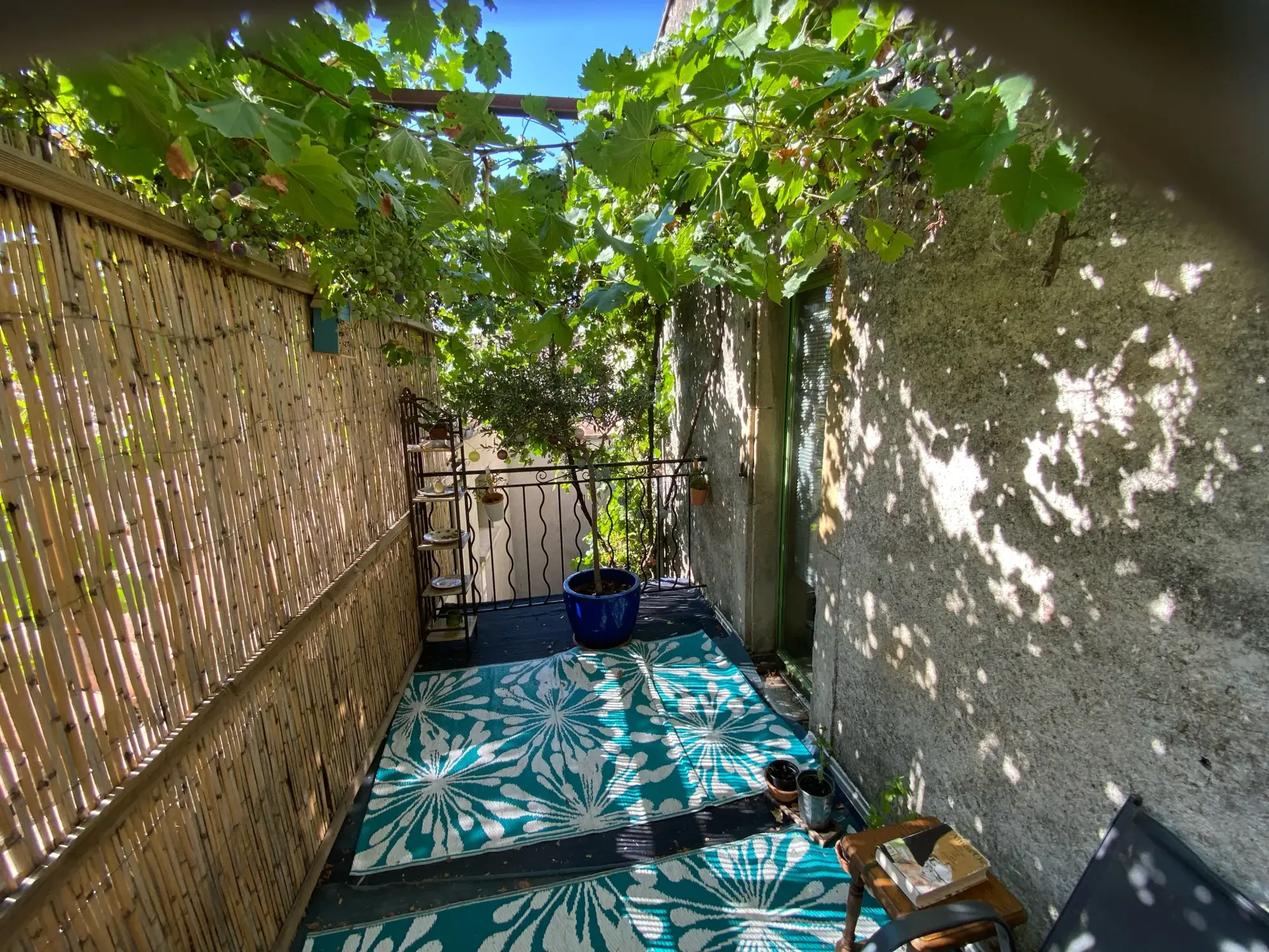 Charmante maison en pierres rénovée avec cour à Durfort dans le Gard 