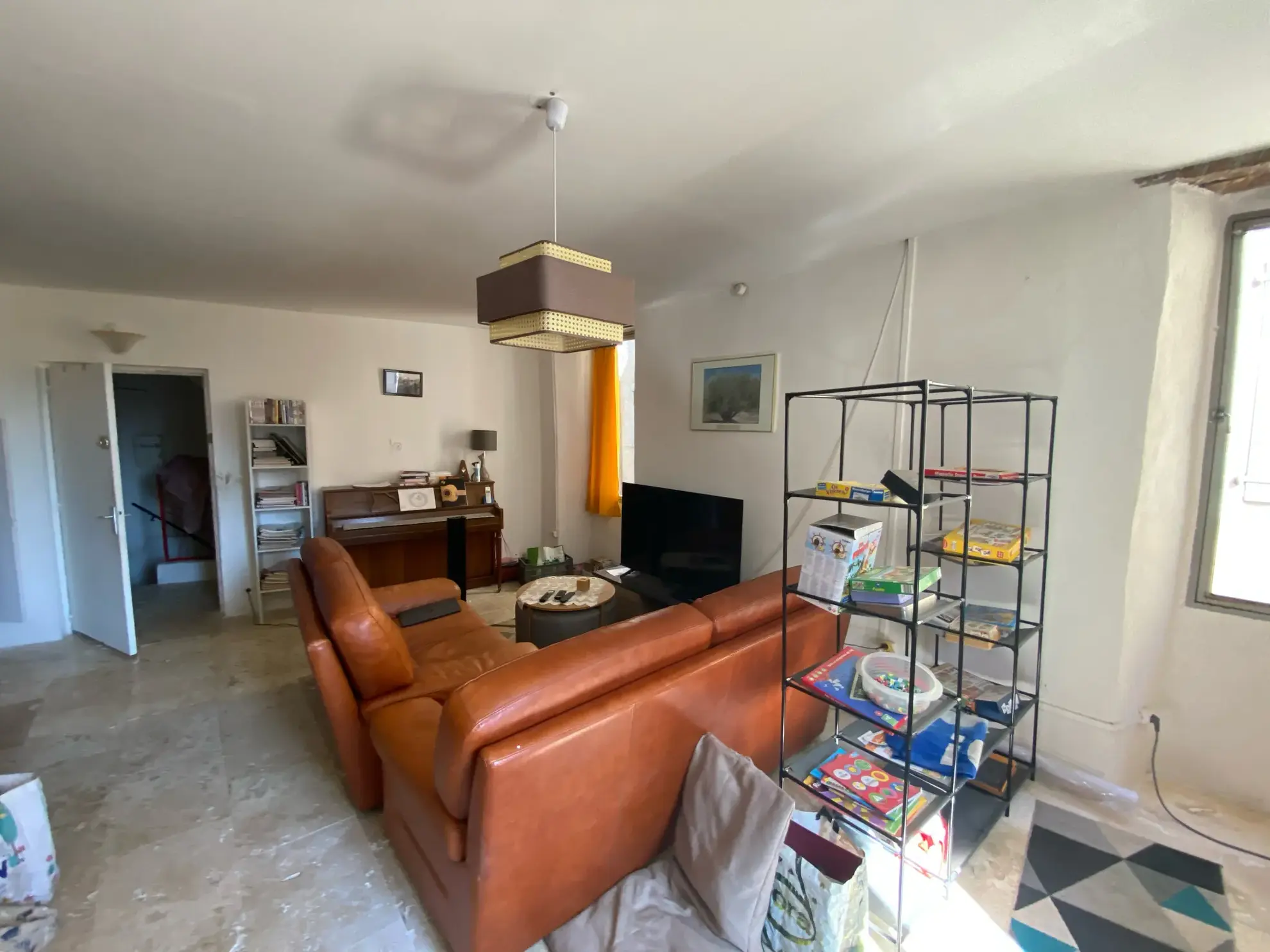 Charmante maison en pierres rénovée avec cour à Durfort dans le Gard 