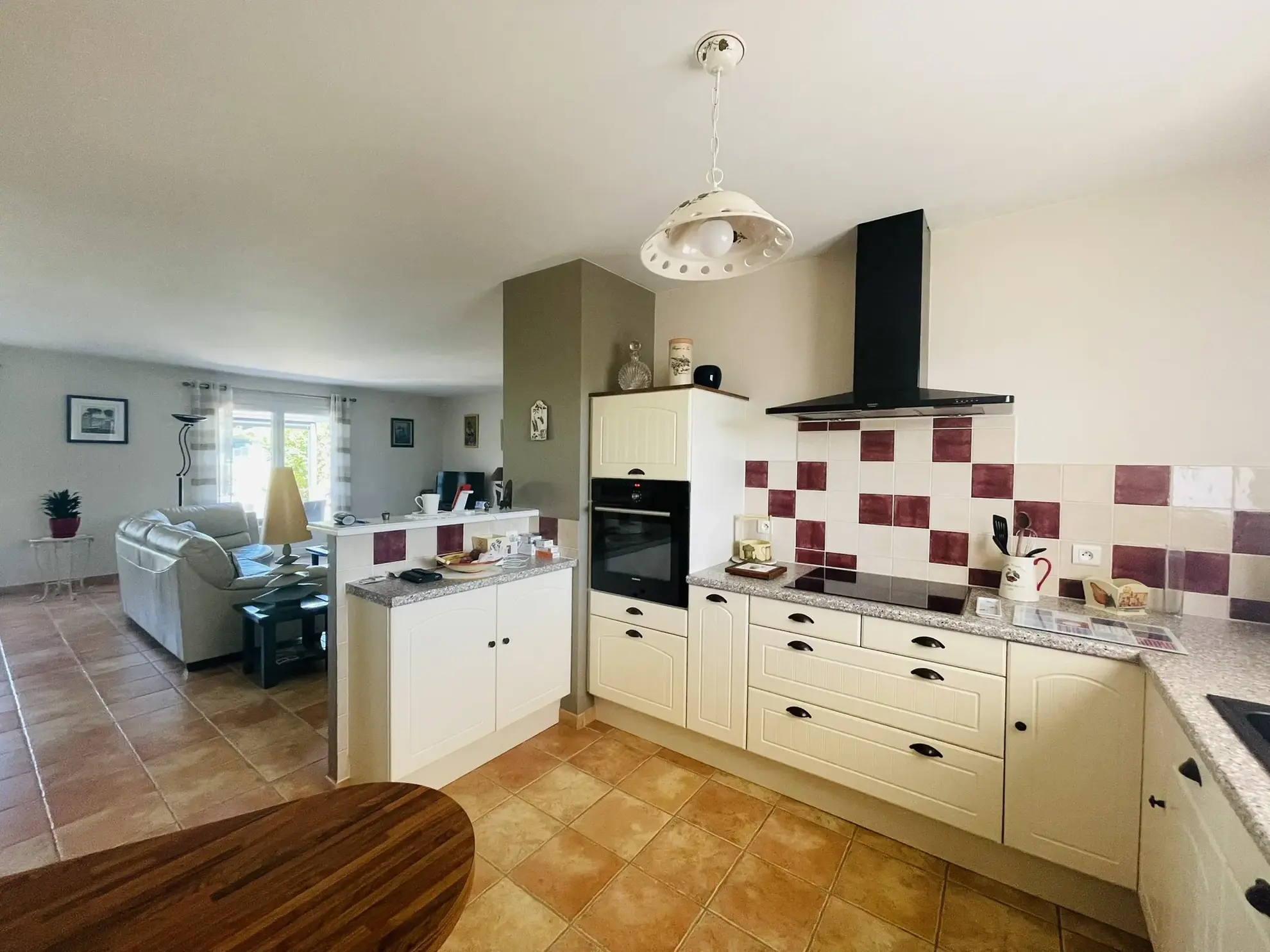 Charmante maison de plain-pied avec jardin à Cernay proche Lencloître 