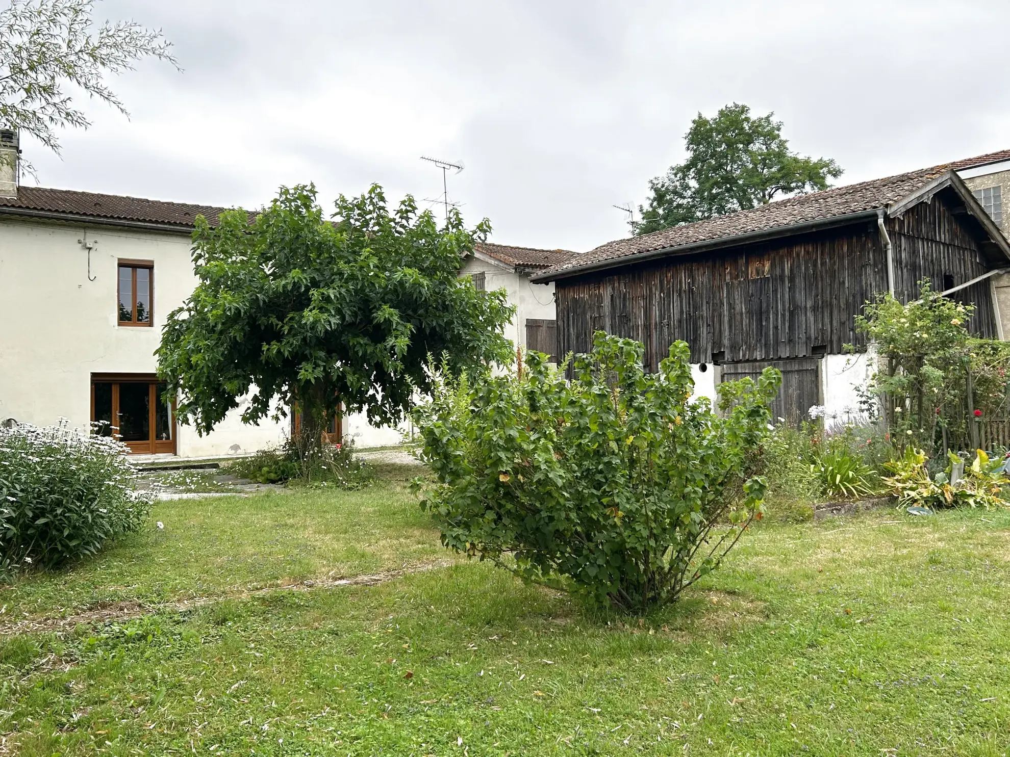 Magnifique maison 3 chambres à La Réole avec jardin et garage