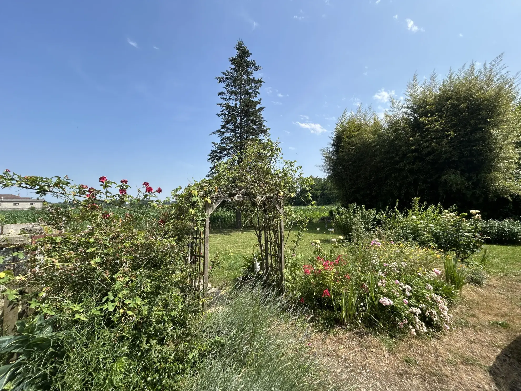 Magnifique maison 3 chambres à La Réole avec jardin et garage 