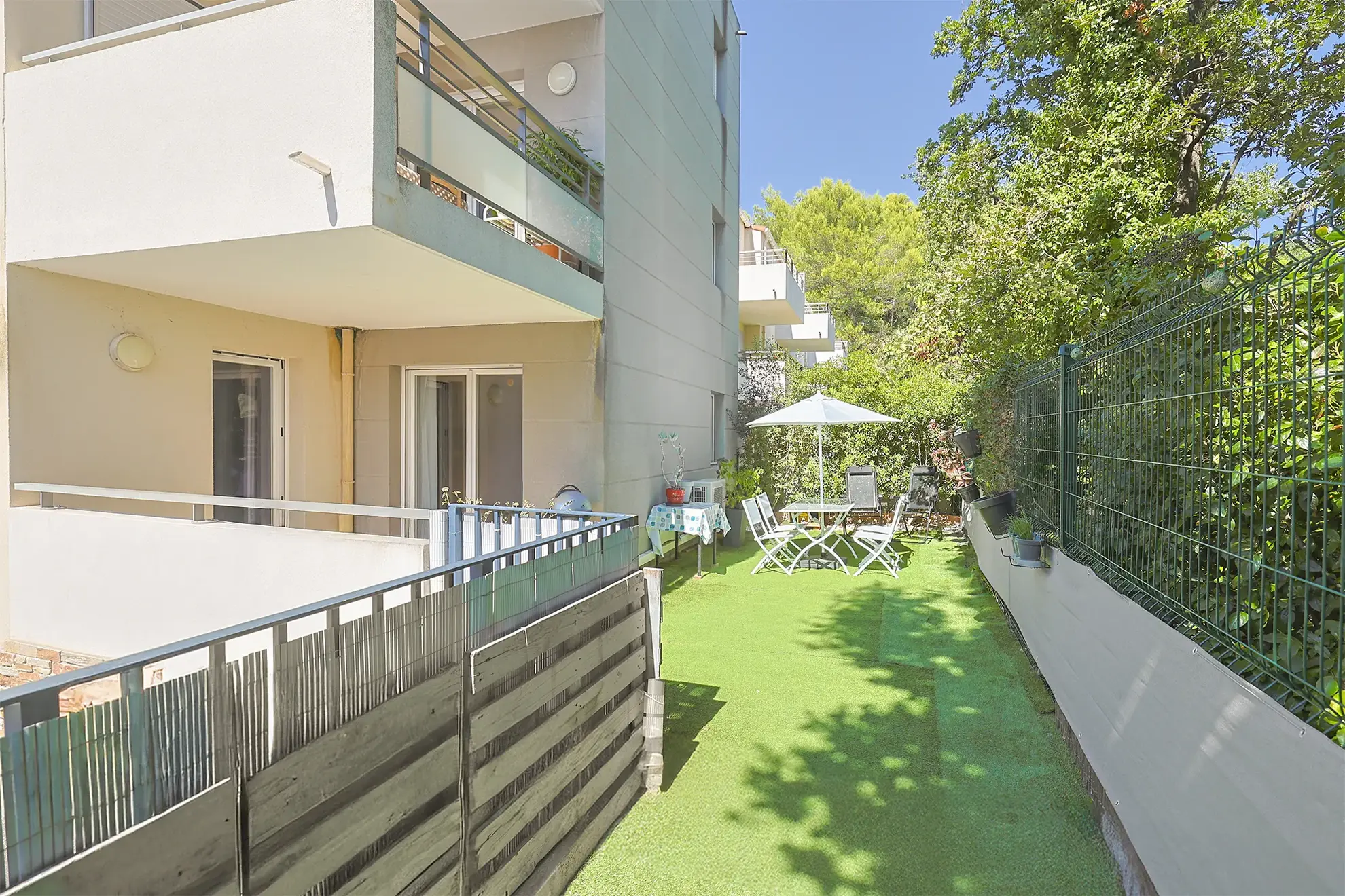 Appartement T3 de 63,30 m² avec jardin, terrasse et garage à Cuers 