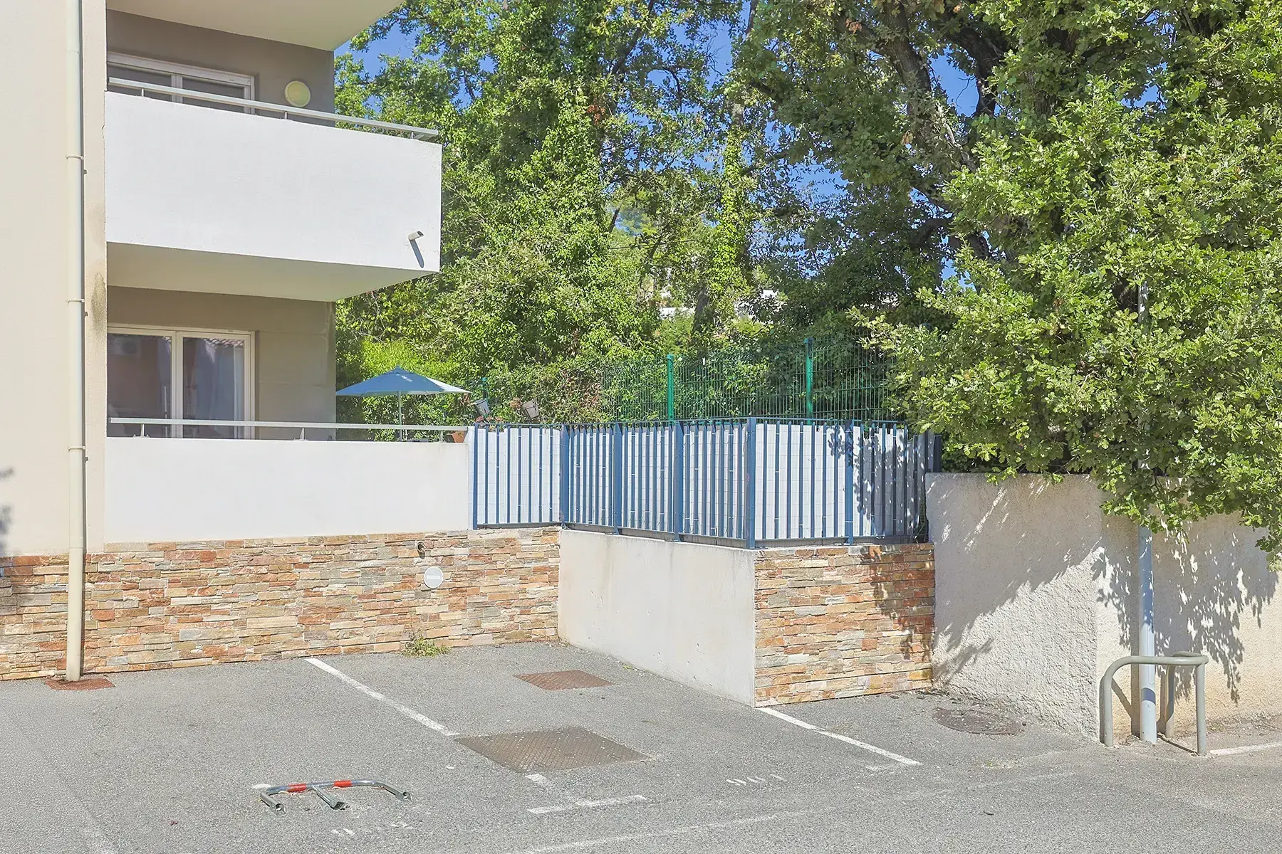 Appartement T3 de 63,30 m² avec jardin, terrasse et garage à Cuers 