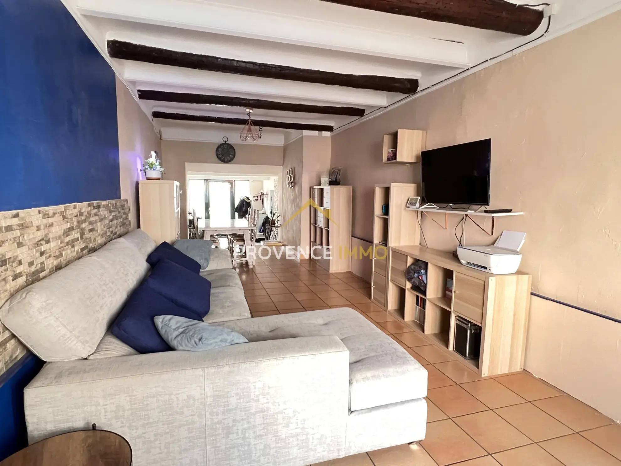 Maison de village de 139 m² à Charleval, idéale famille ou commerce 