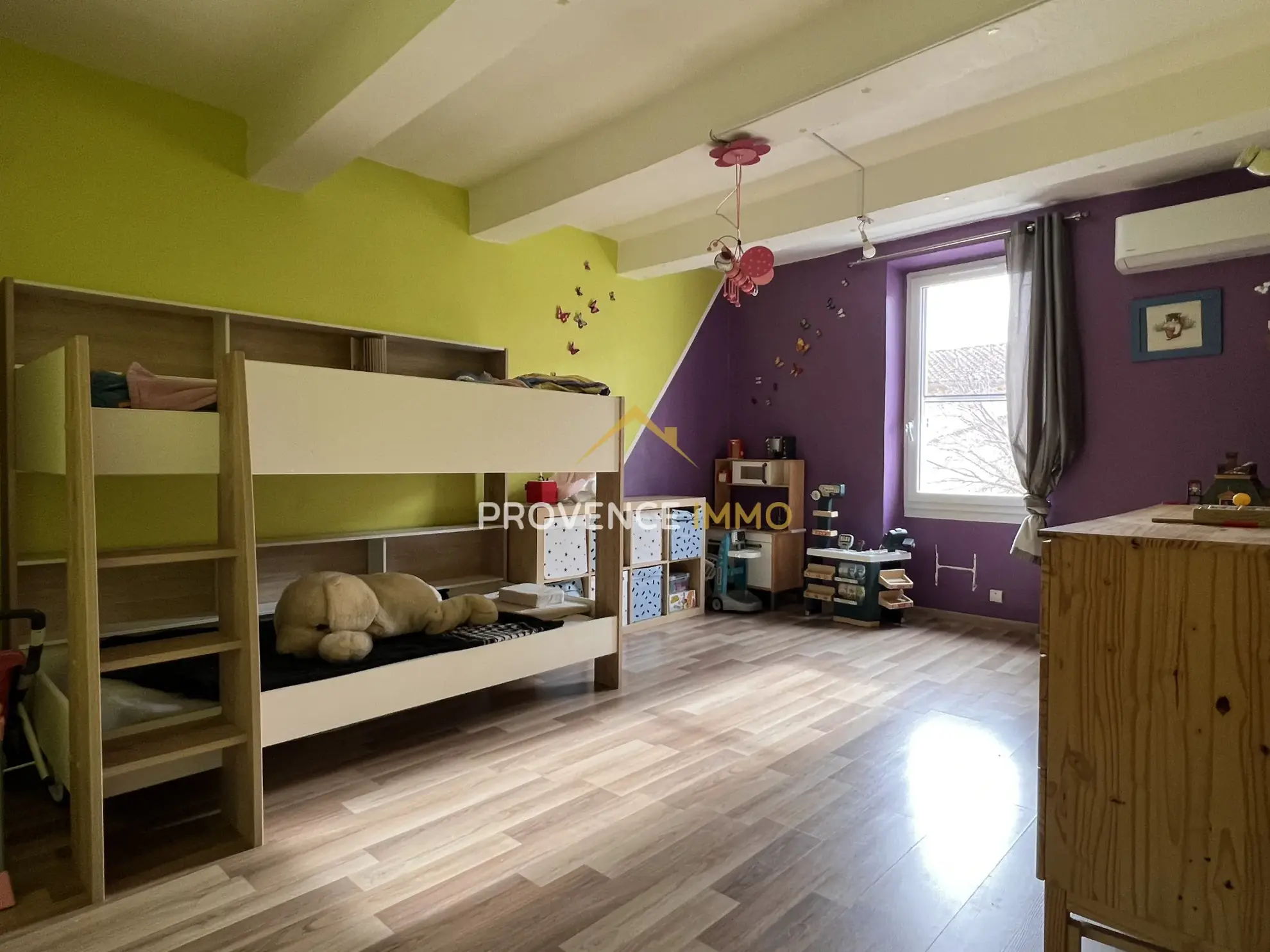 Maison de village de 139 m² à Charleval, idéale famille ou commerce 