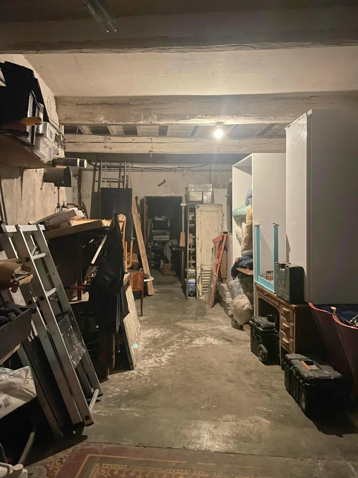 Maison de ville à Montpellier avec jardin de 50m² - Rénovation et potentiel d'extension 