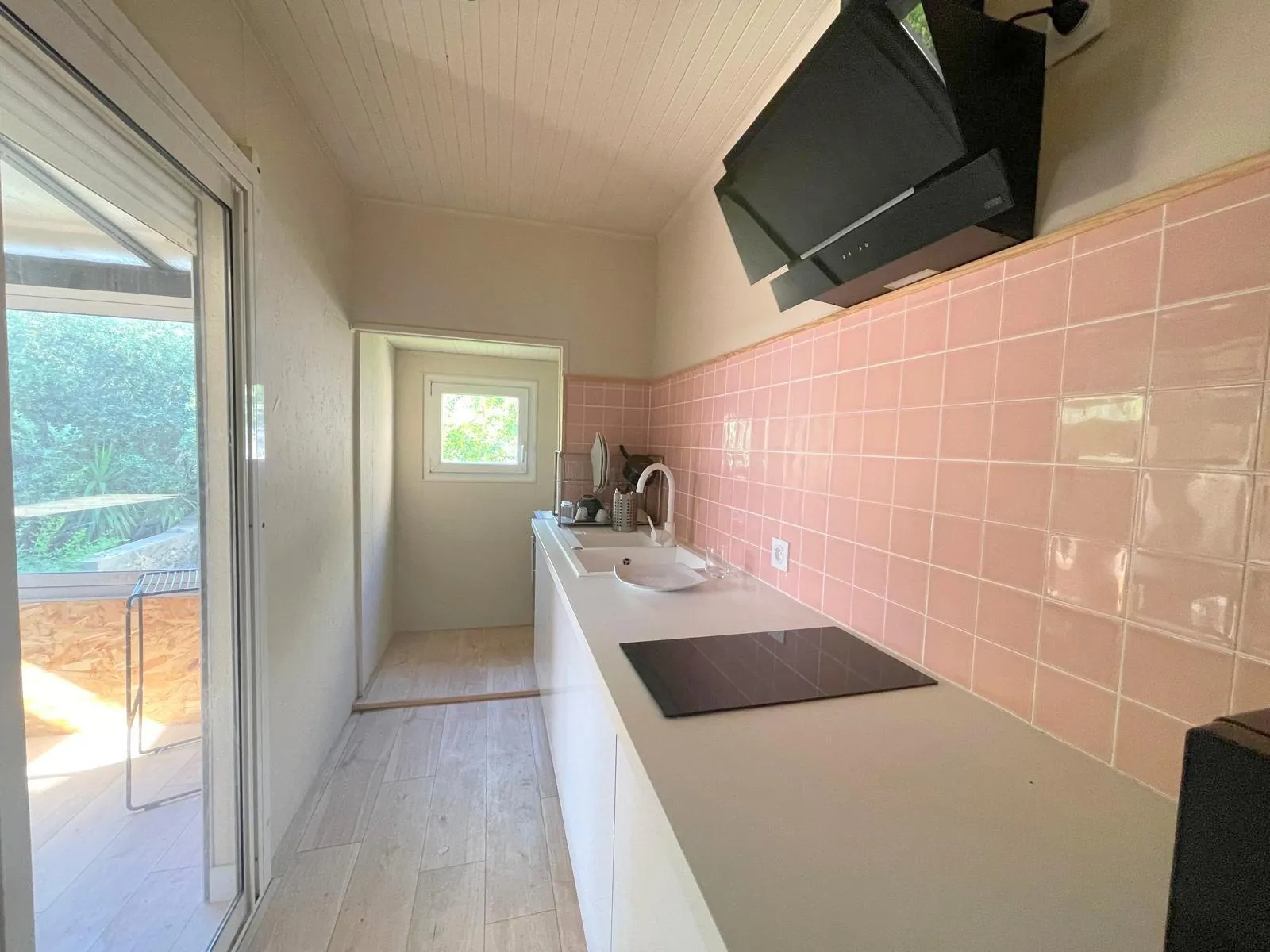 Maison de ville à Montpellier avec jardin de 50m² - Rénovation et potentiel d'extension 