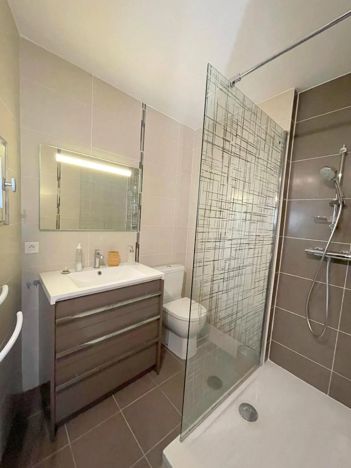 Maison de ville à Montpellier avec jardin de 50m² - Rénovation et potentiel d'extension 