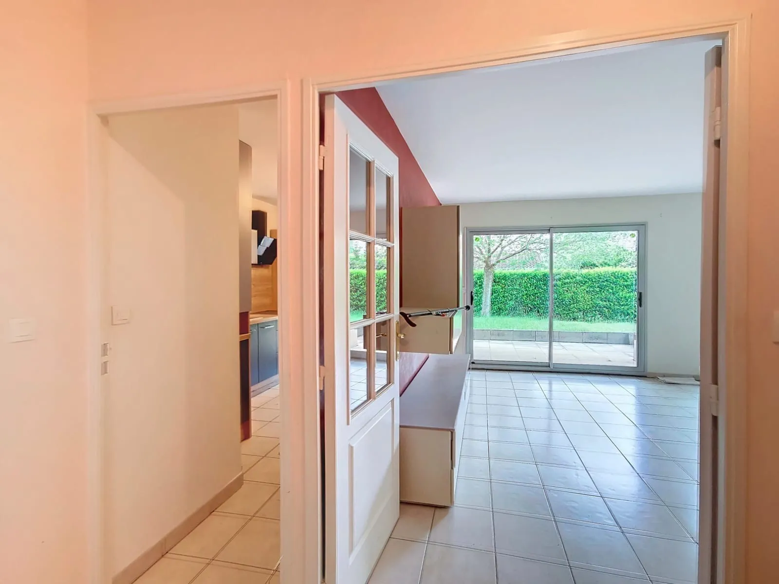 Appartement en rez-de-jardin avec jardin, garage et terrasse à Mongré, Villefranche-sur-Saône 