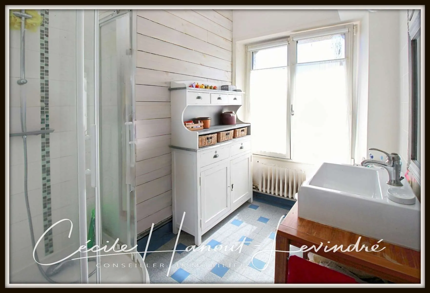 Maison de bourg en pierre avec 5 chambres, cour et garage à Roz-Sur-Couesnon 