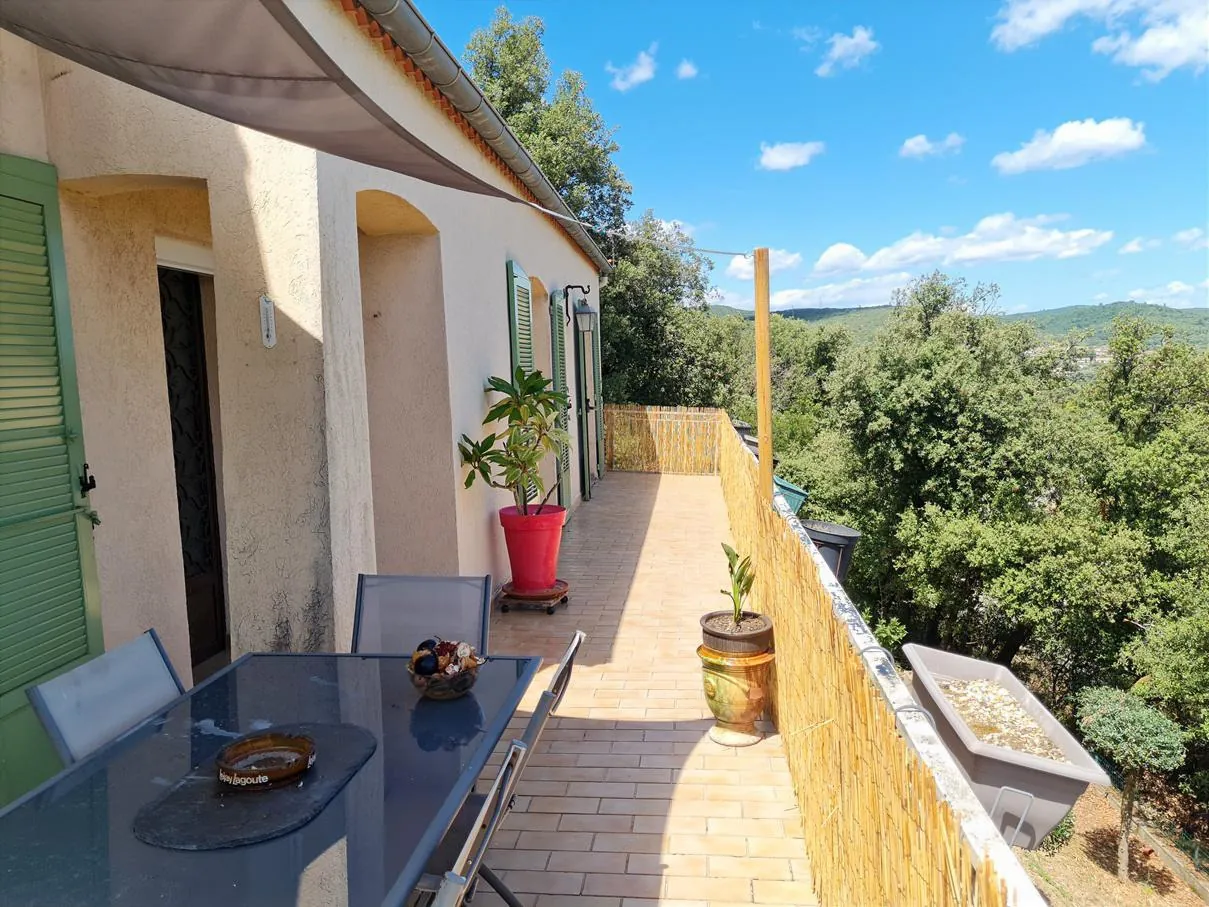 Maison en position dominante avec vue exceptionnelle à Saint Martin de Valgalgues 