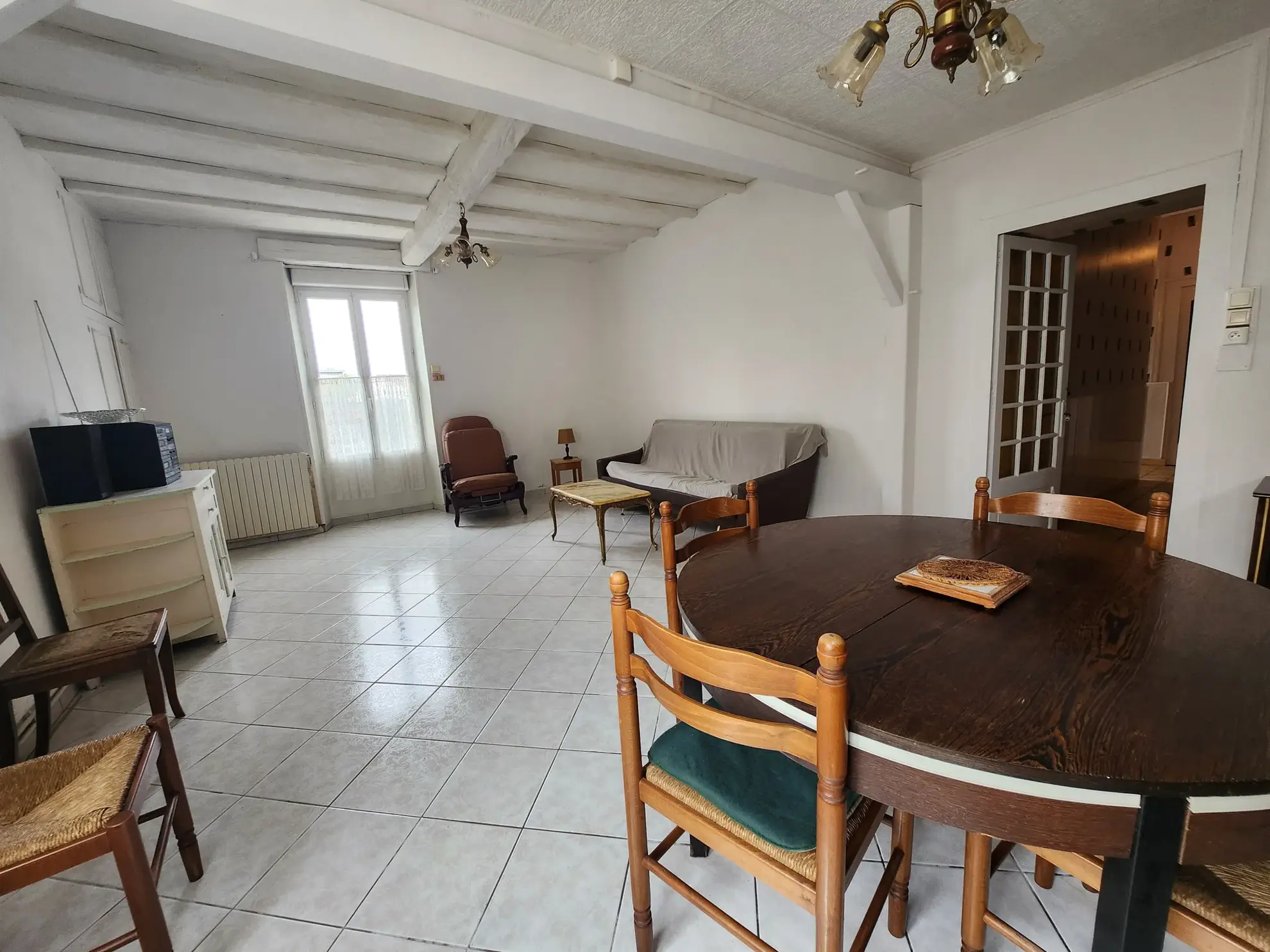 Maison en pierre avec jardin et dépendance au centre de Luçon 