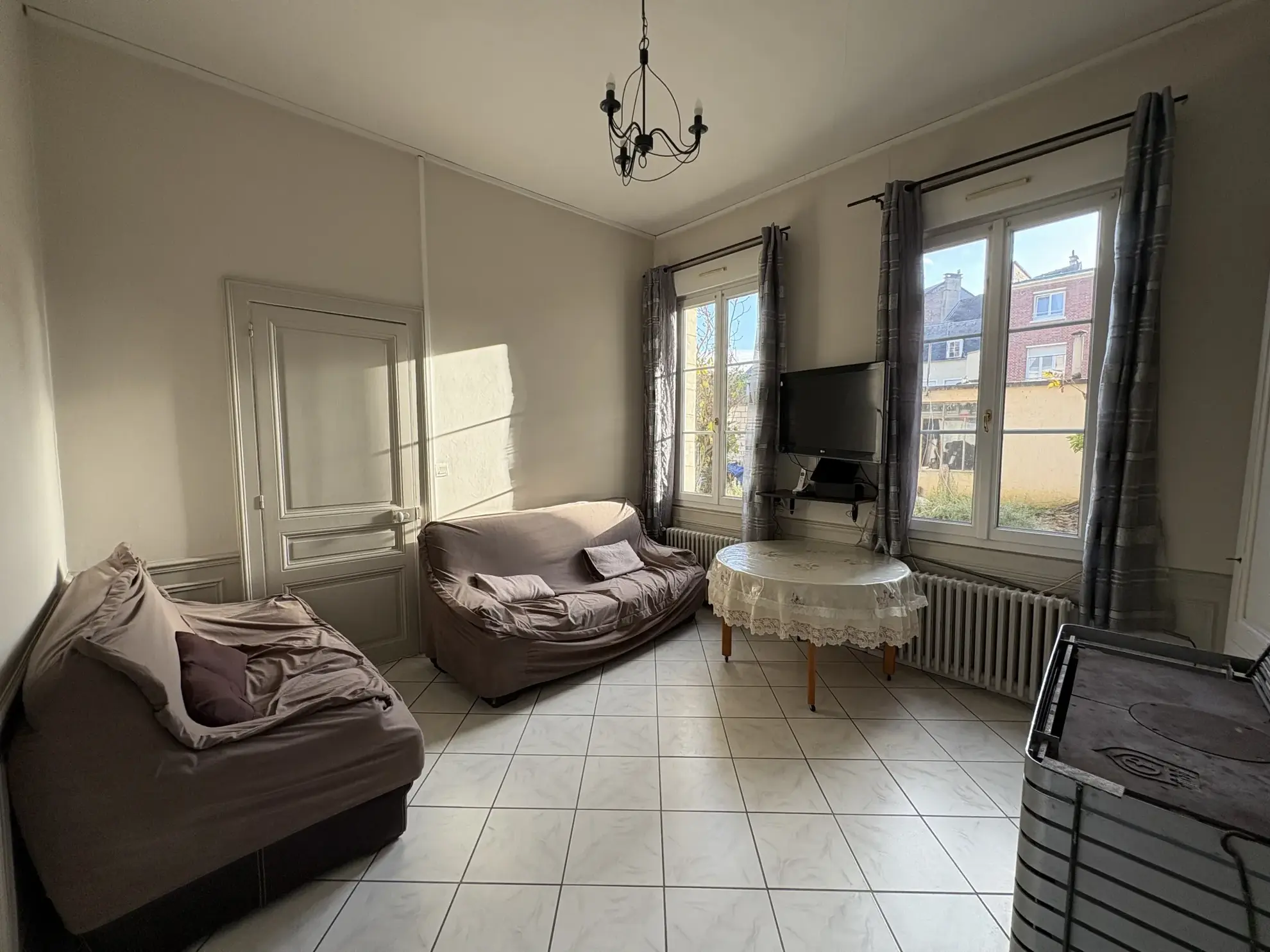 Achat maison de maître à Elbeuf – 168 m², jardin, garage, centre-ville 