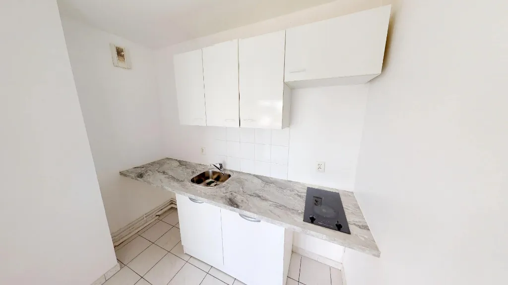 Appartement à vendre à Chartres, 36 m2, proche commerce, lumineux et orienté sud 
