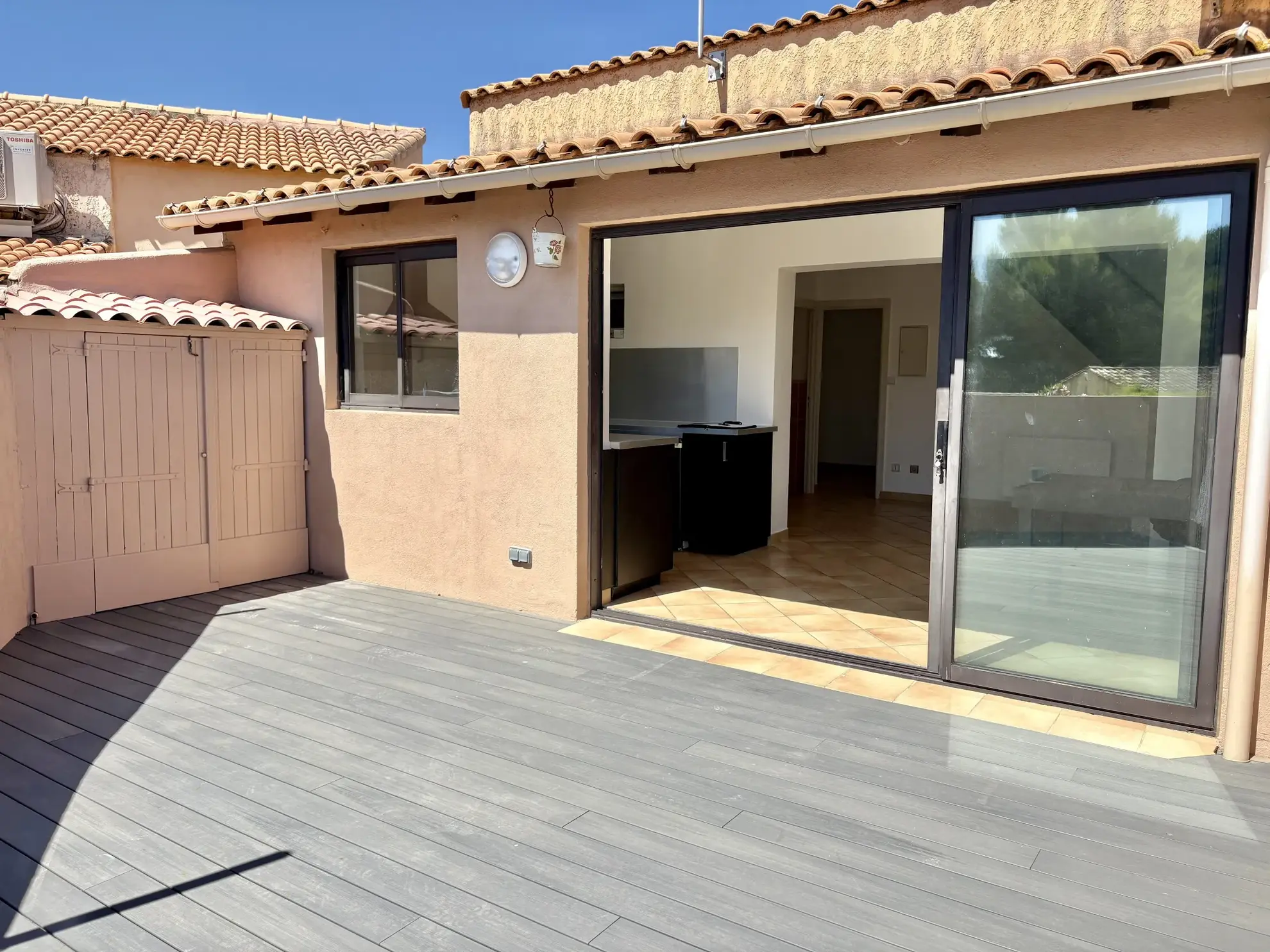 Appartement T3 avec terrasse, parking privé à Sanary-sur-Mer