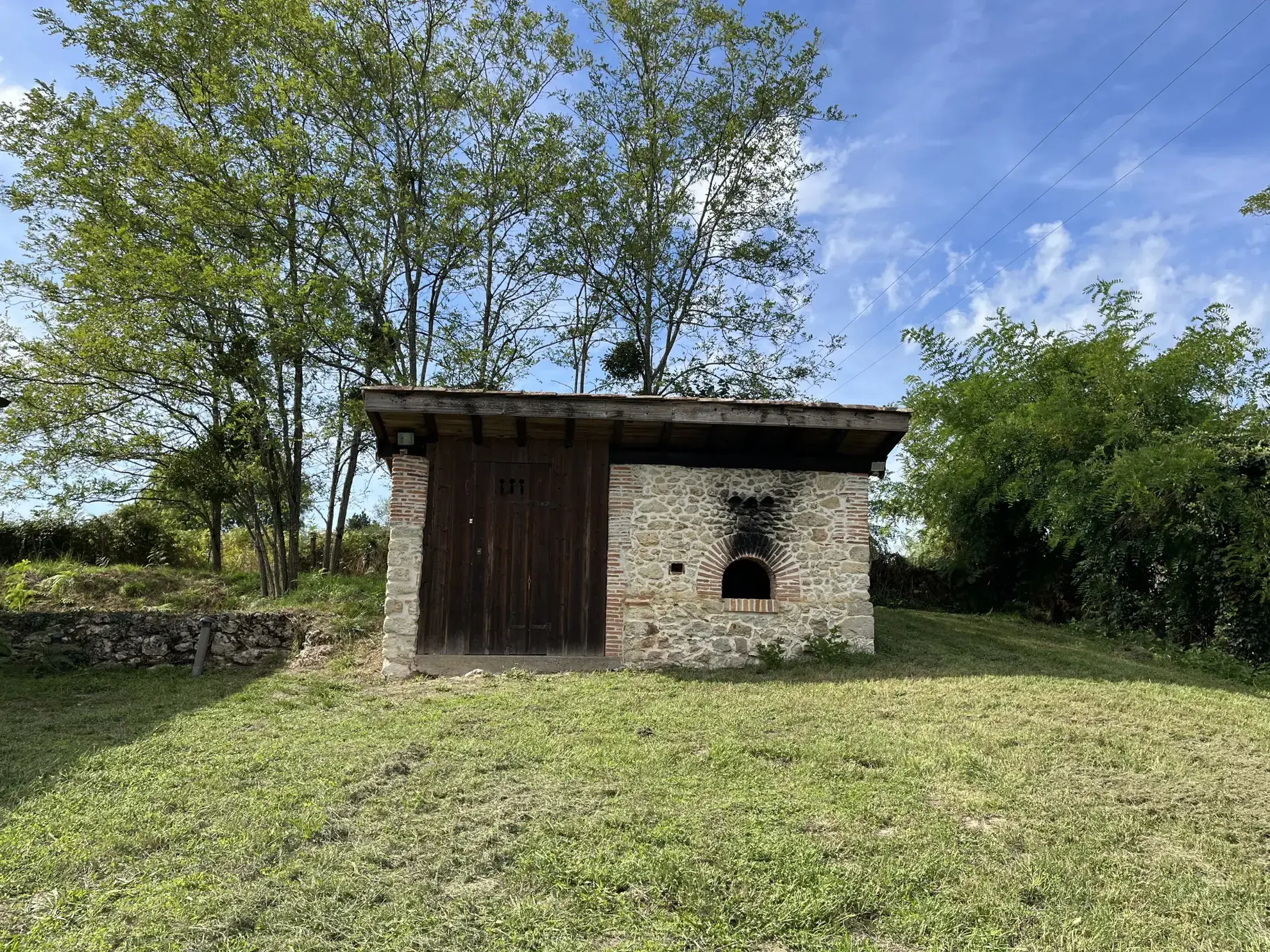 Maison en pierre de 125 m² avec grand terrain à Bazas 