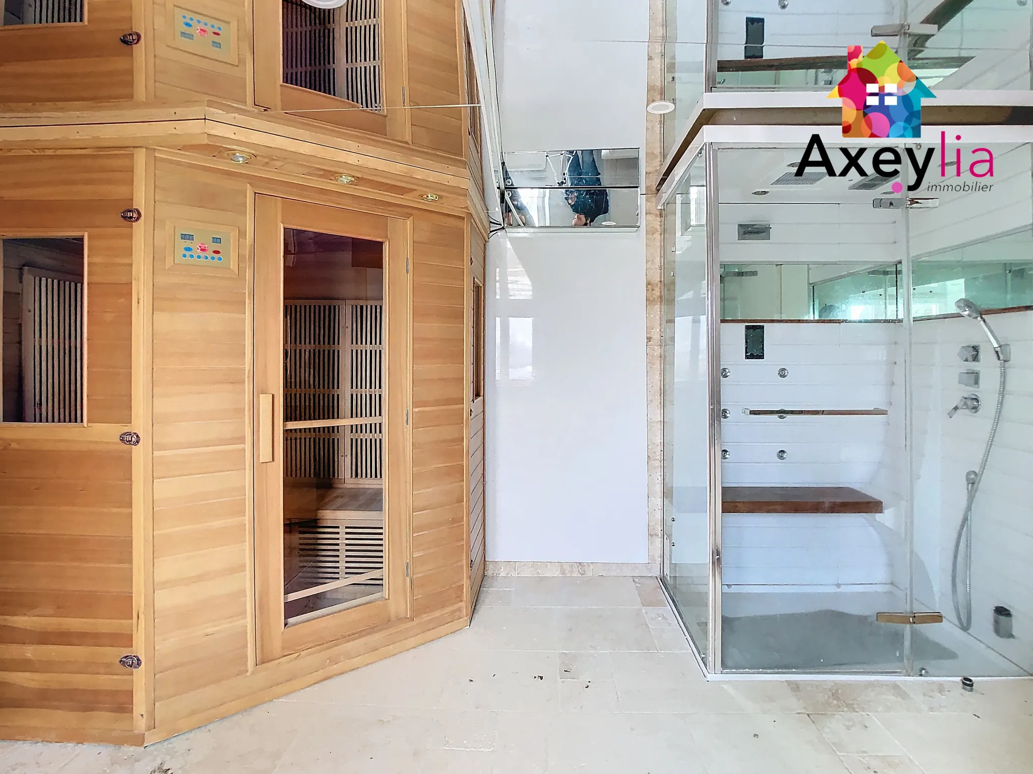 Grande propriété atypique en vente à Clessy de 250 m² avec dépendances 