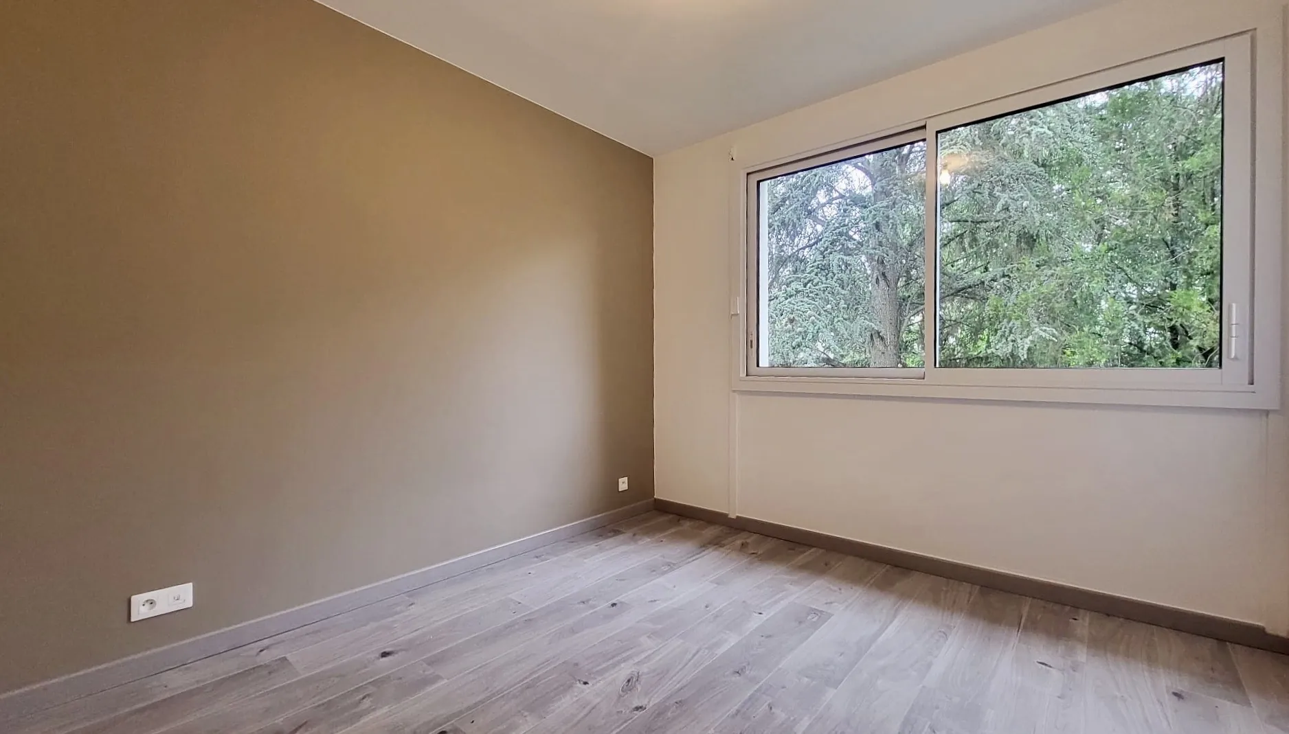 Appartement T4 lumineux avec balcon et garage à Clermont-Ferrand 