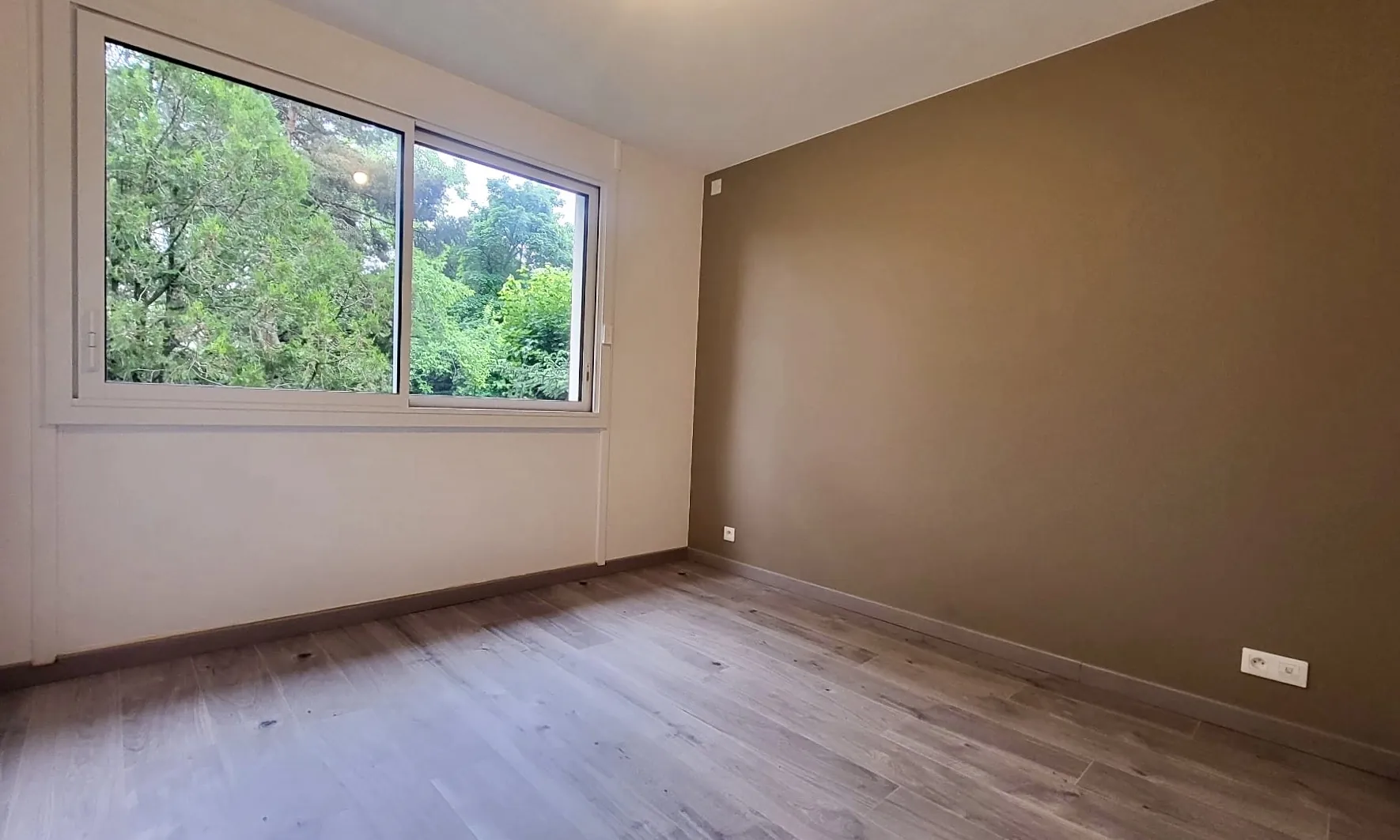 Appartement T4 lumineux avec balcon et garage à Clermont-Ferrand 