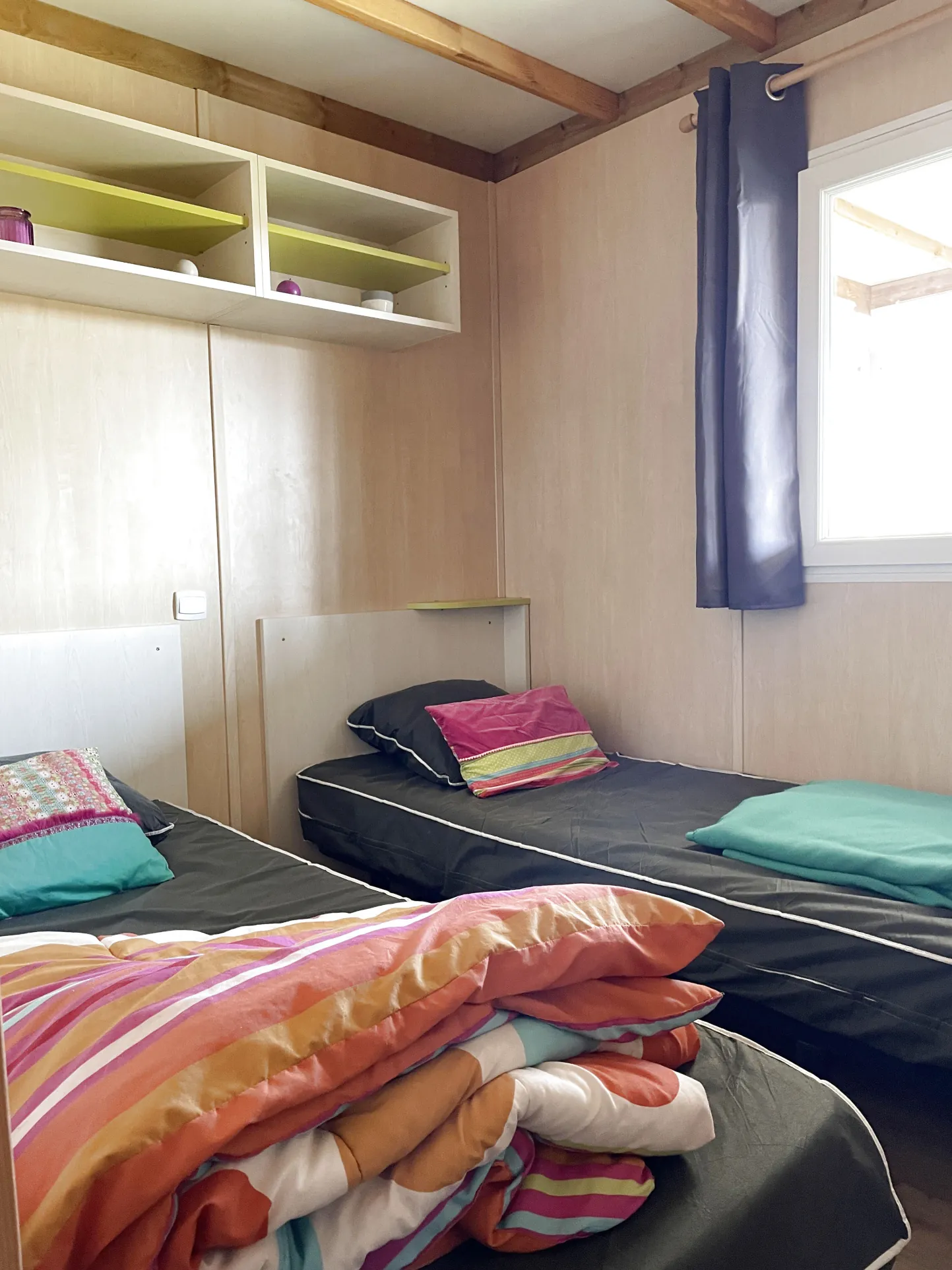 Chalet avec terrasse et équipements dans parc de loisirs à Puget sur Argens 