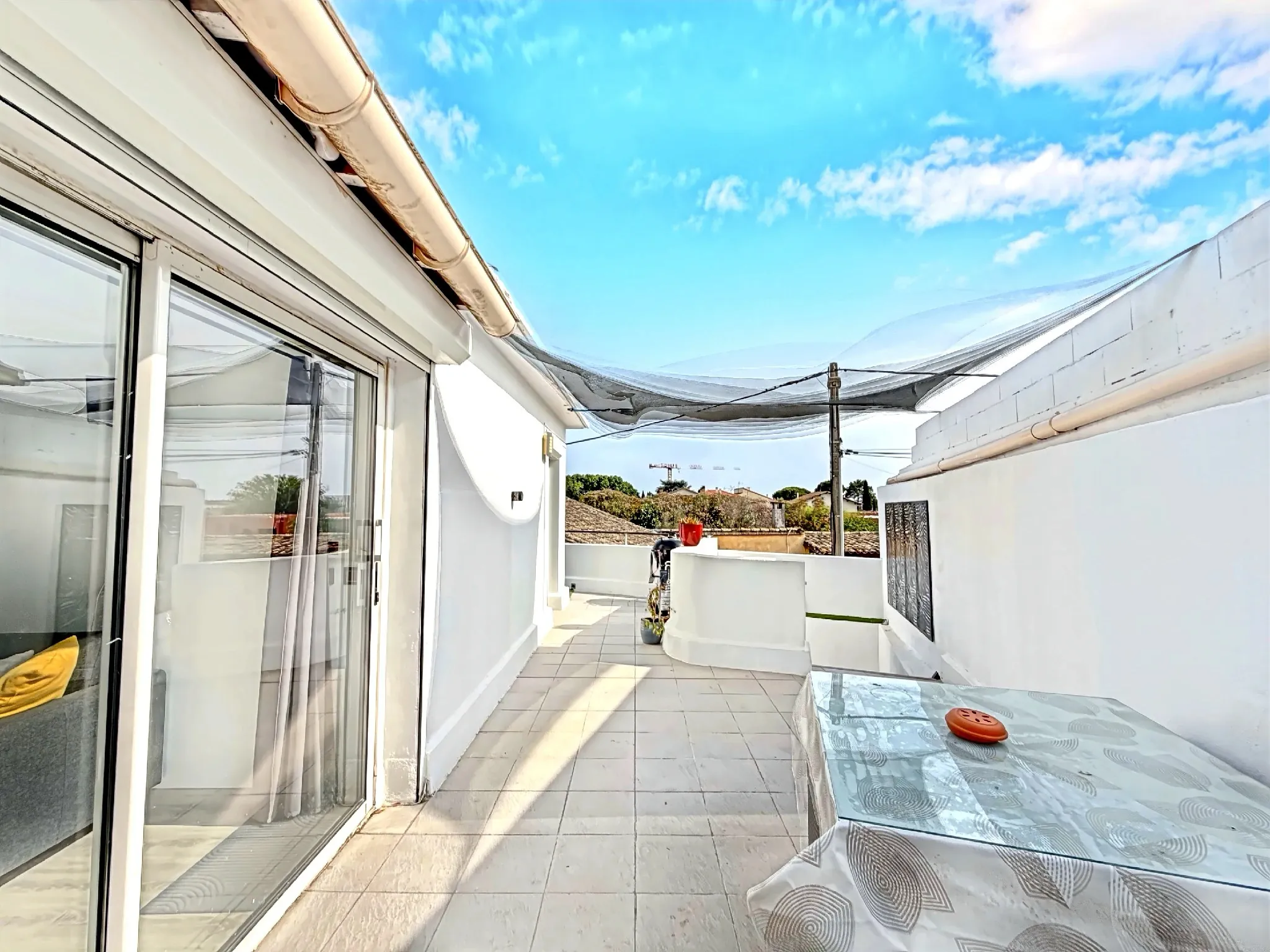 Très bel appartement rénové de 60 m² avec terrasse en vente à Marsillargues