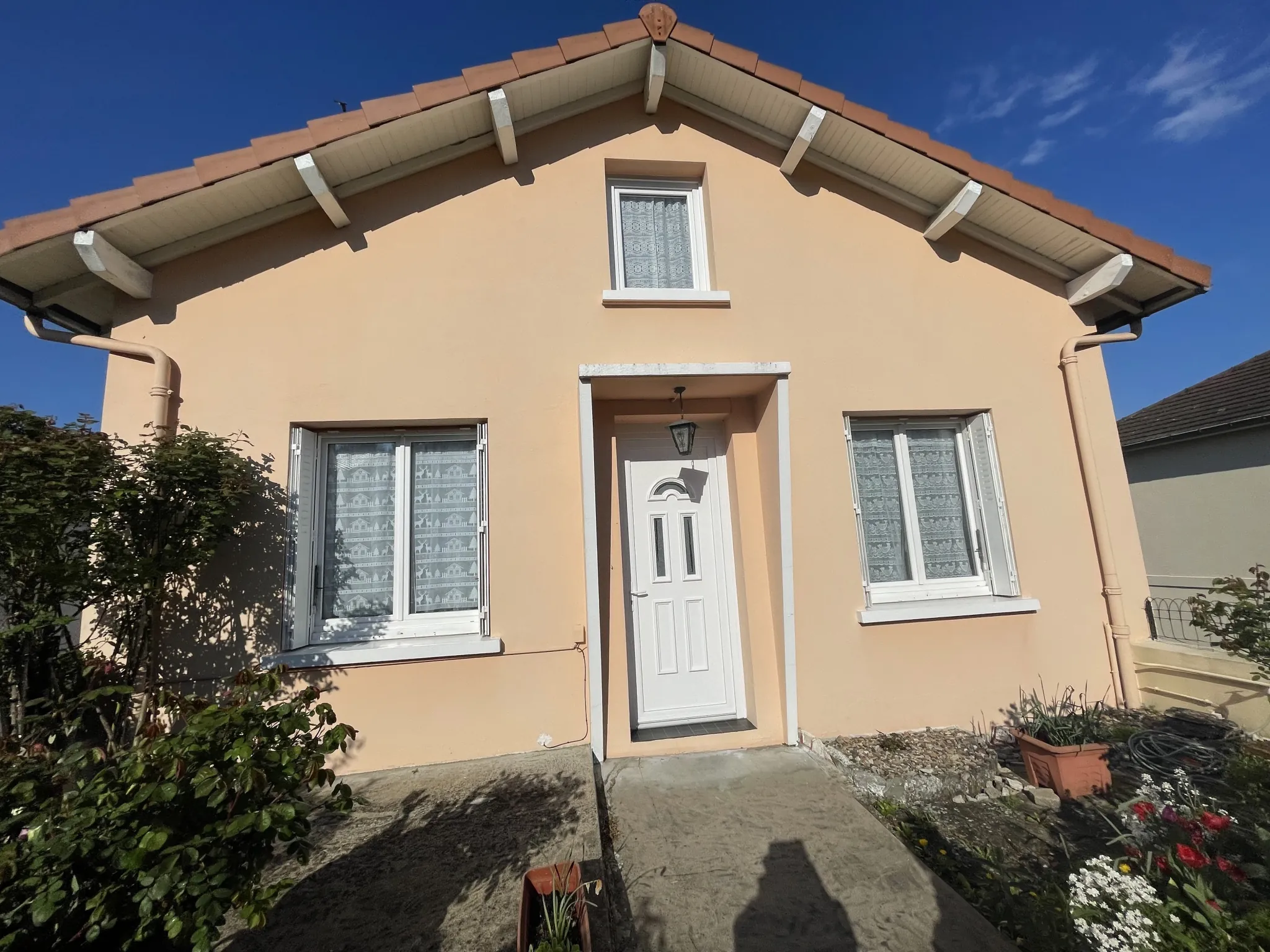 Maison à rénover à Abrest proche Vichy avec potentiel exceptionnel 