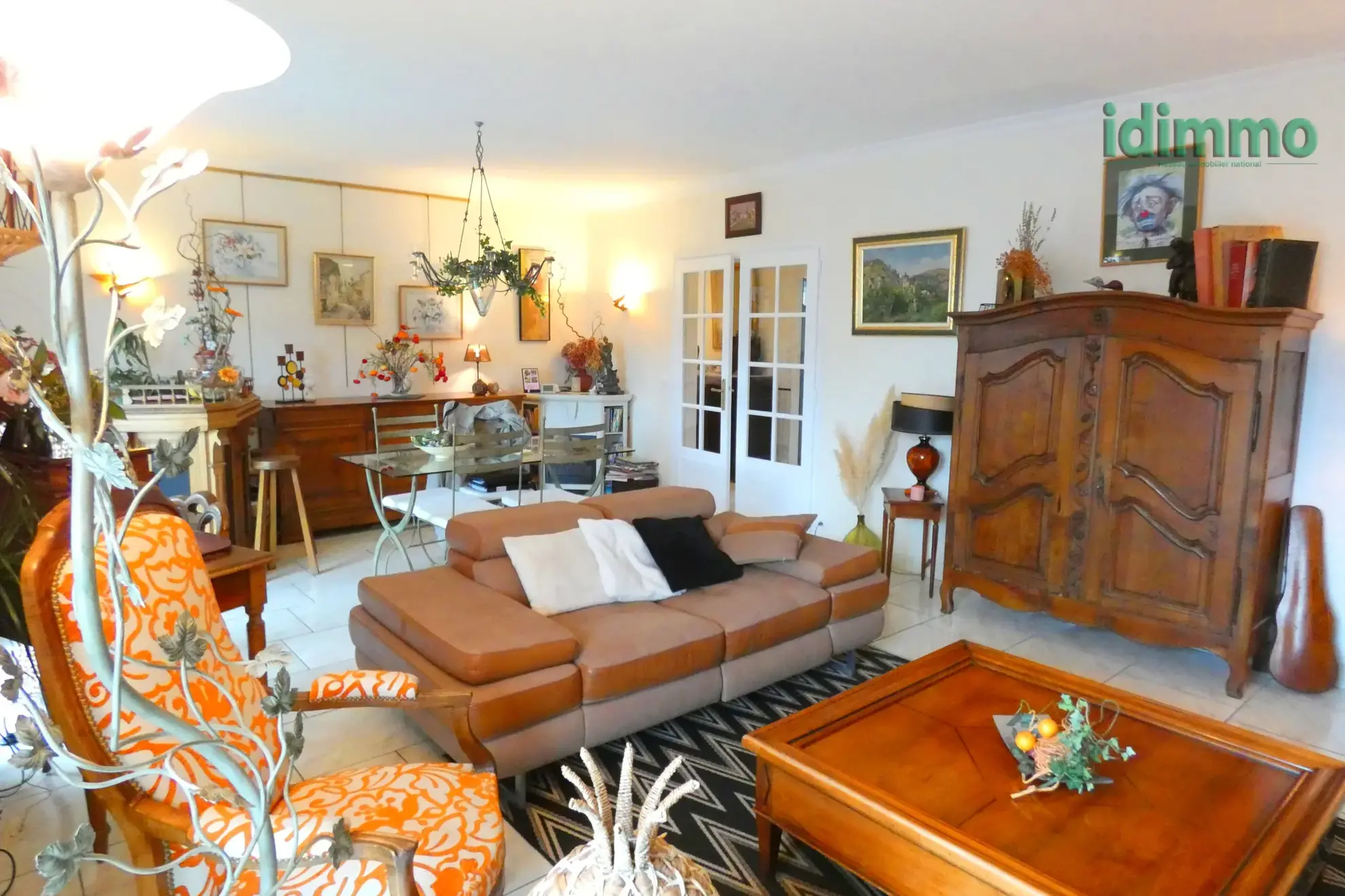 Bel appartement T4 à Aurillac avec balcon, cave et parking sécurisé 