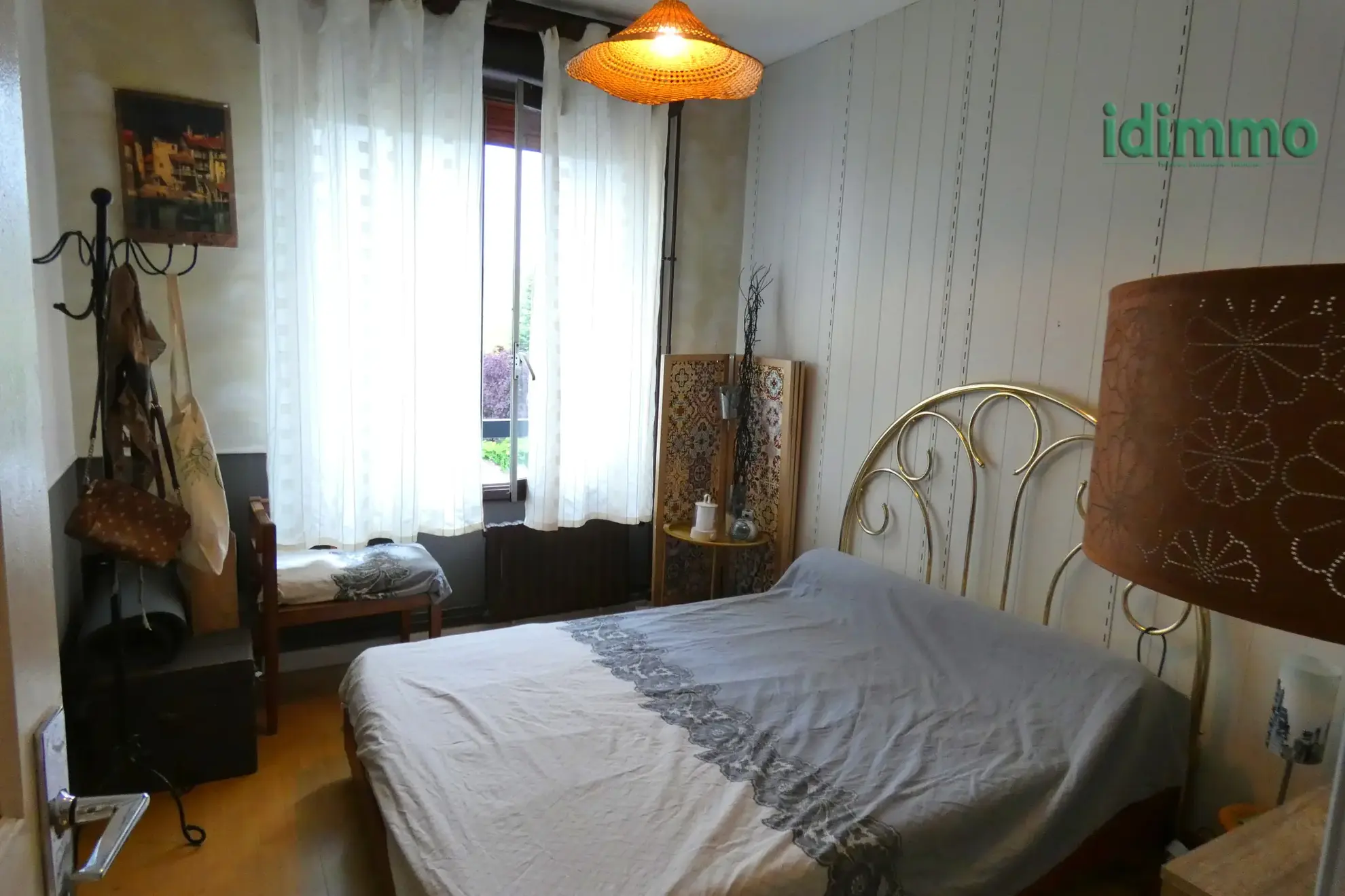 Bel appartement T4 à Aurillac avec balcon, cave et parking sécurisé 