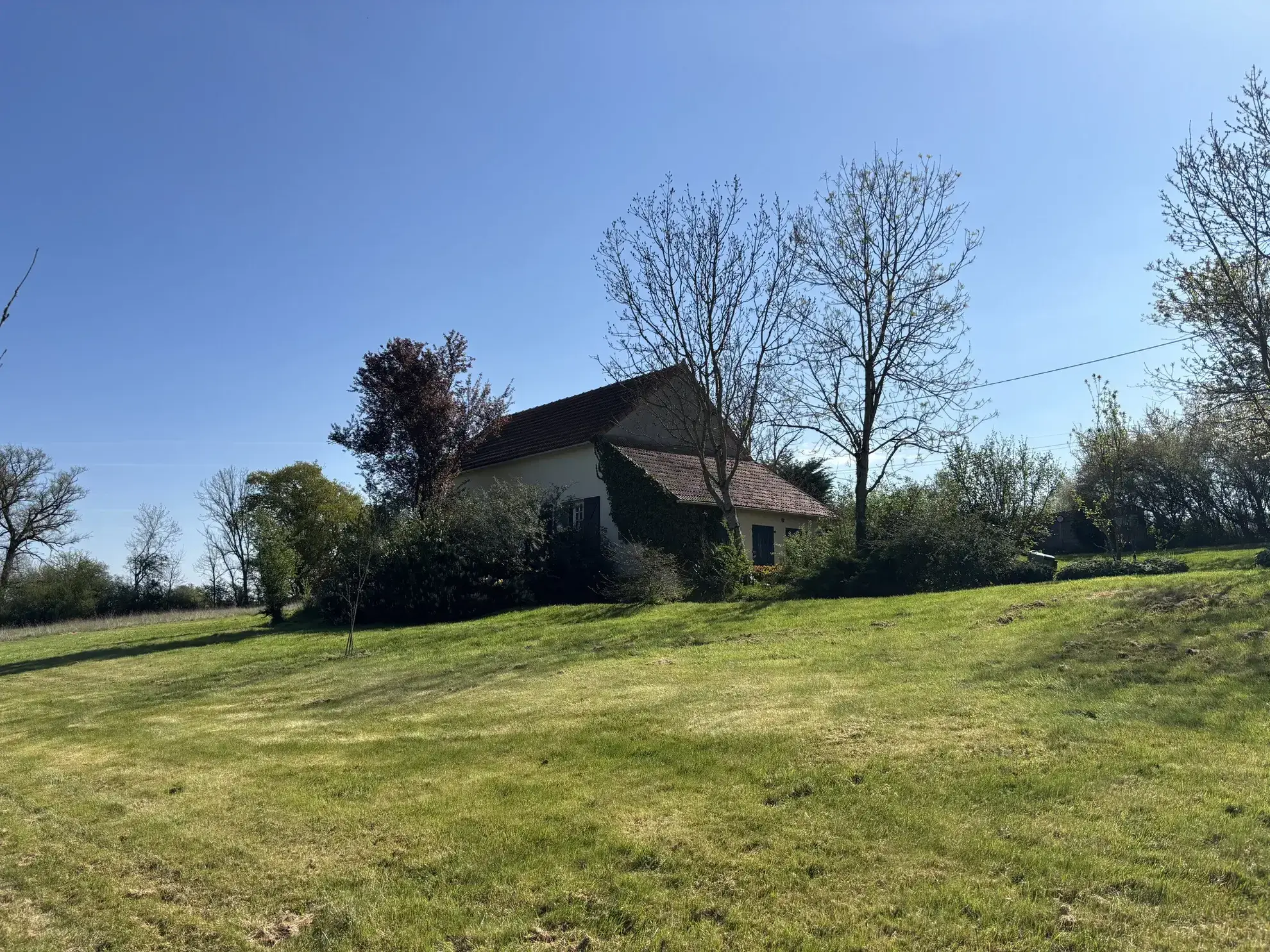 Belle maison de charme avec grand terrain et vue imprenable à Saint-Maur 