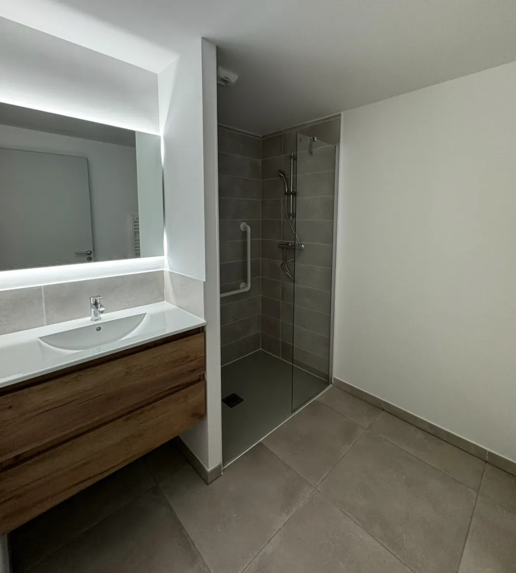 Investissez dans un appartement T3 neuf à Sérignan, proche Béziers, avec terrasse et faibles charges énergétiques 