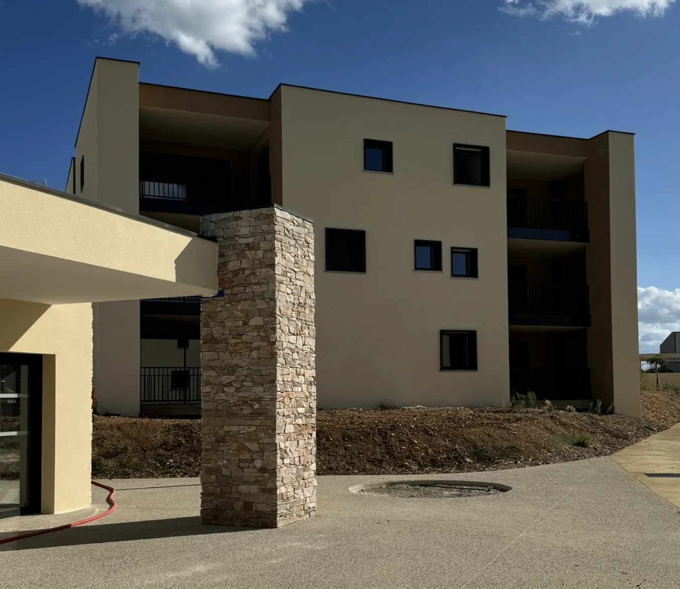 Investissez dans un appartement T3 neuf à Sérignan, proche Béziers, avec terrasse et faibles charges énergétiques 