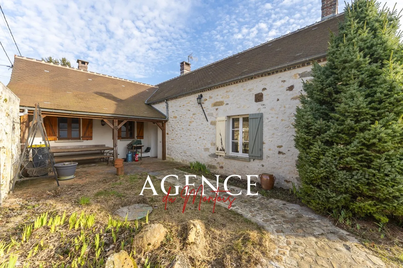 Fermette rénovée de 151 m² avec jardin clos à Gouaix près de Provins 