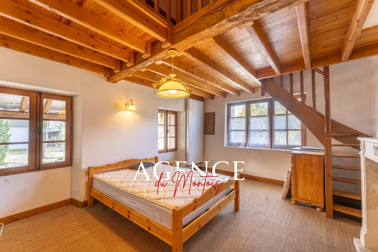 Fermette rénovée de 151 m² avec jardin clos à Gouaix près de Provins 