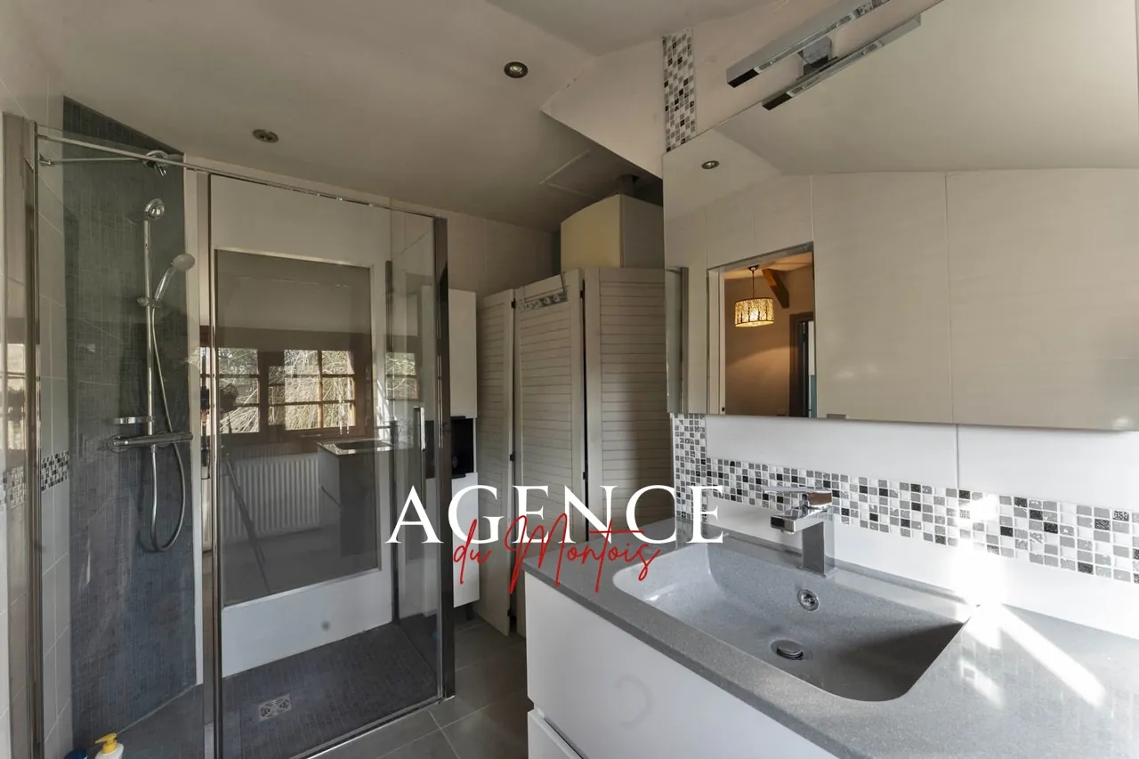 Fermette rénovée de 151 m² avec jardin clos à Gouaix près de Provins 