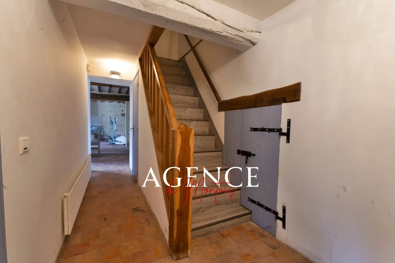 Fermette rénovée de 151 m² avec jardin clos à Gouaix près de Provins 