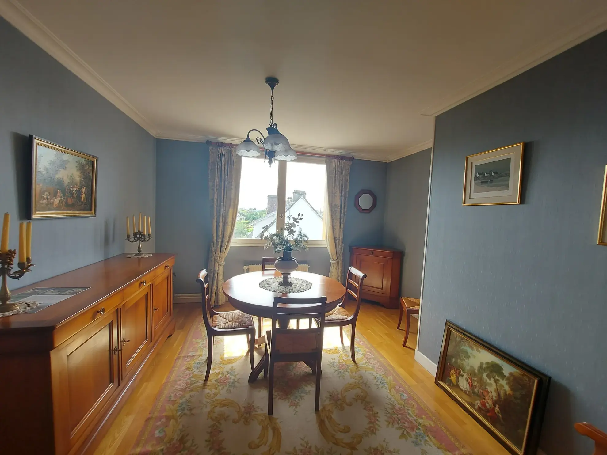 Appartement familial de 98 m² à Mantes-la-Jolie Gassicourt avec balcon et garage 