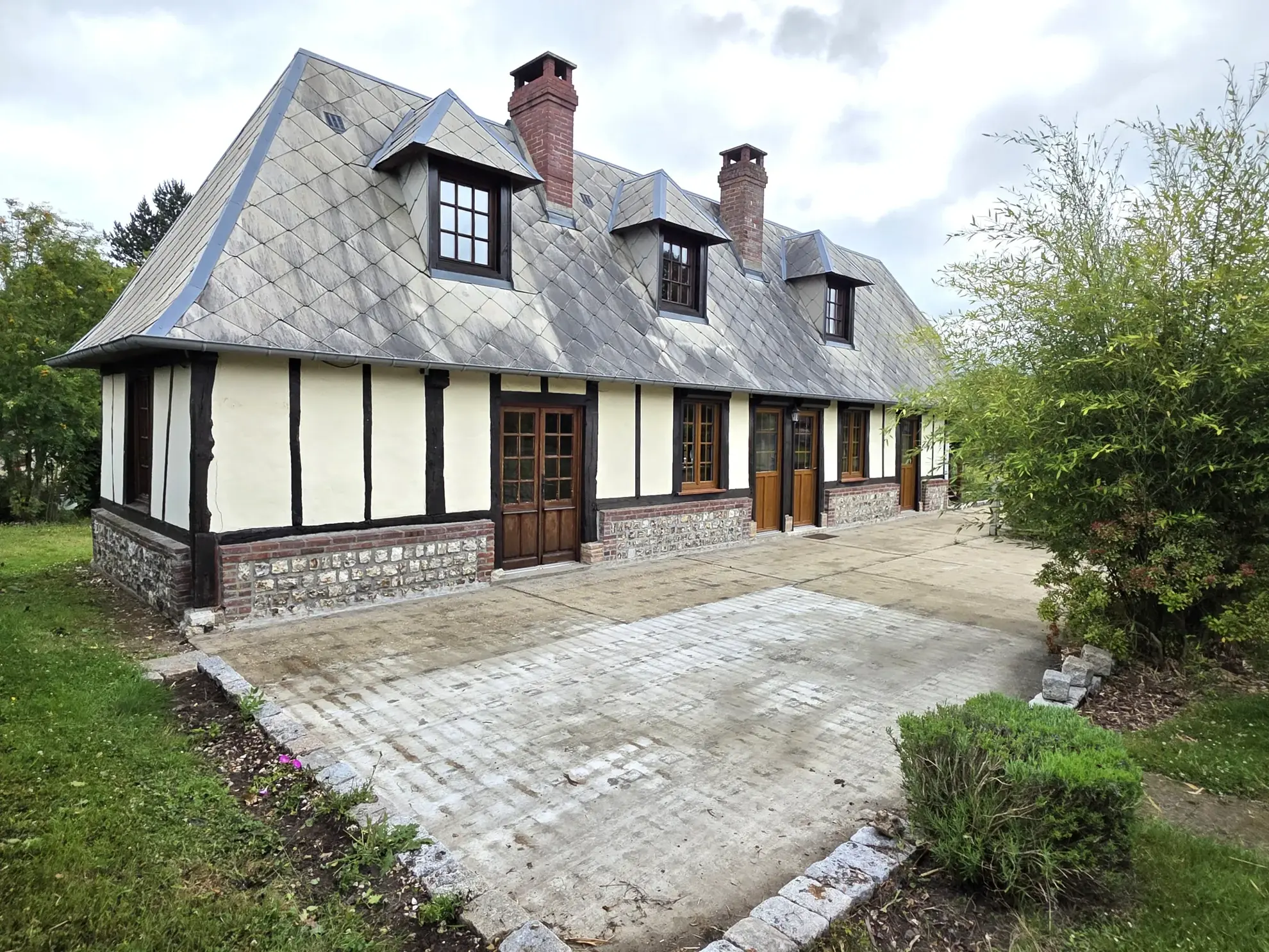 Charmante maison normande avec dépendance et jardin à Pont-Audemer 