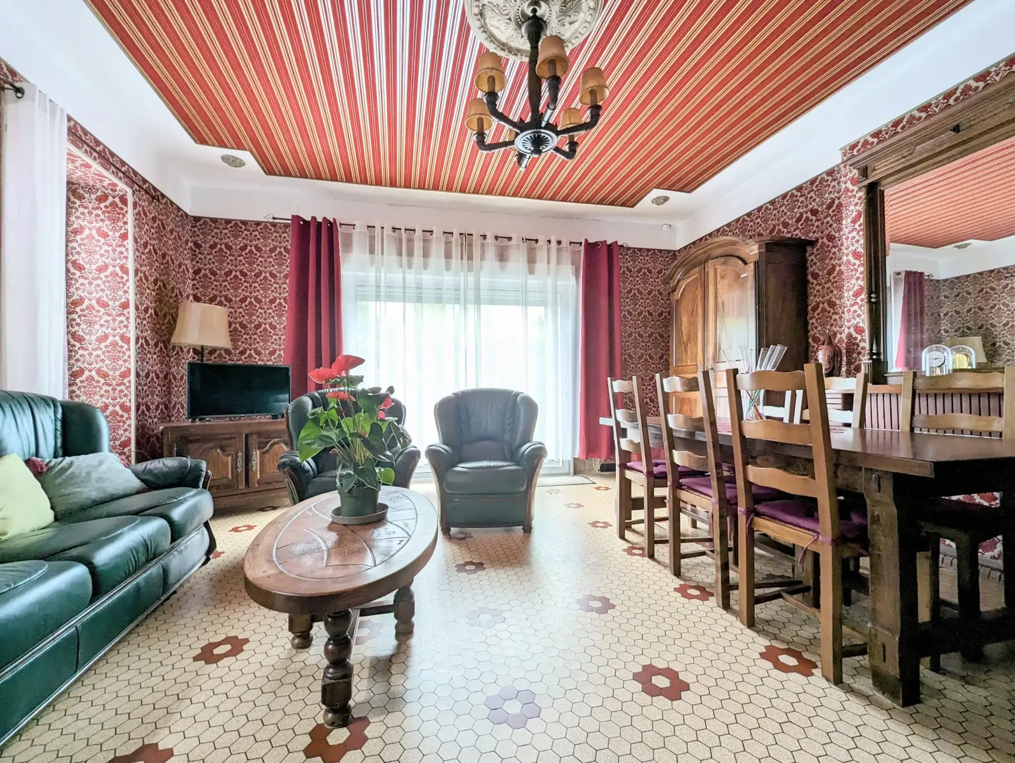 Maison à rénover avec vue sur la rivière à La Rivière, proche Libourne 