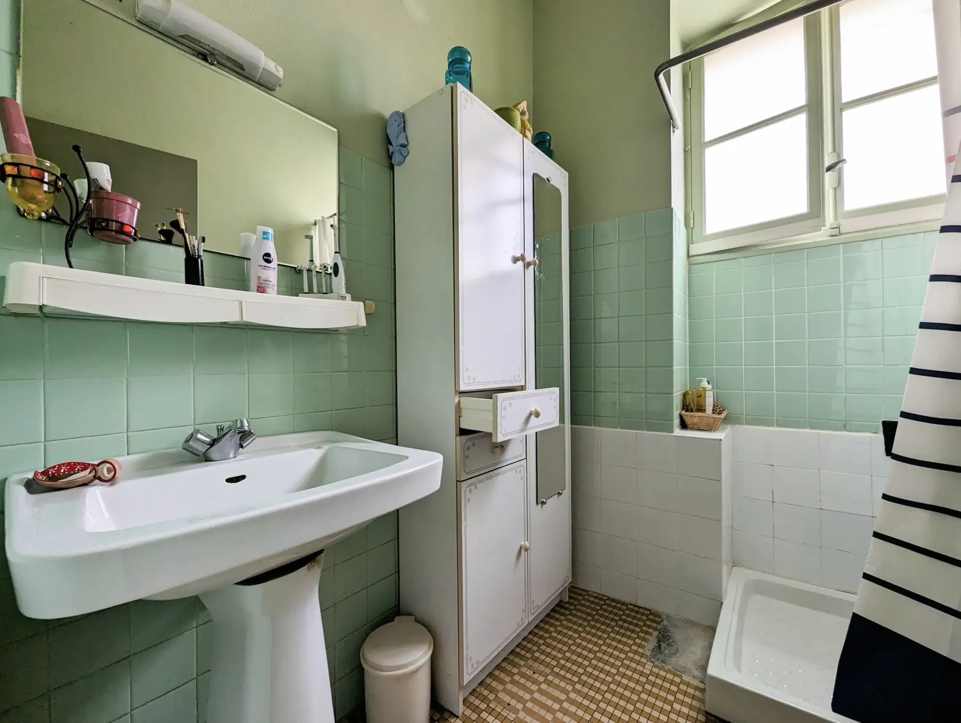 Maison à rénover avec vue sur la rivière à La Rivière, proche Libourne 