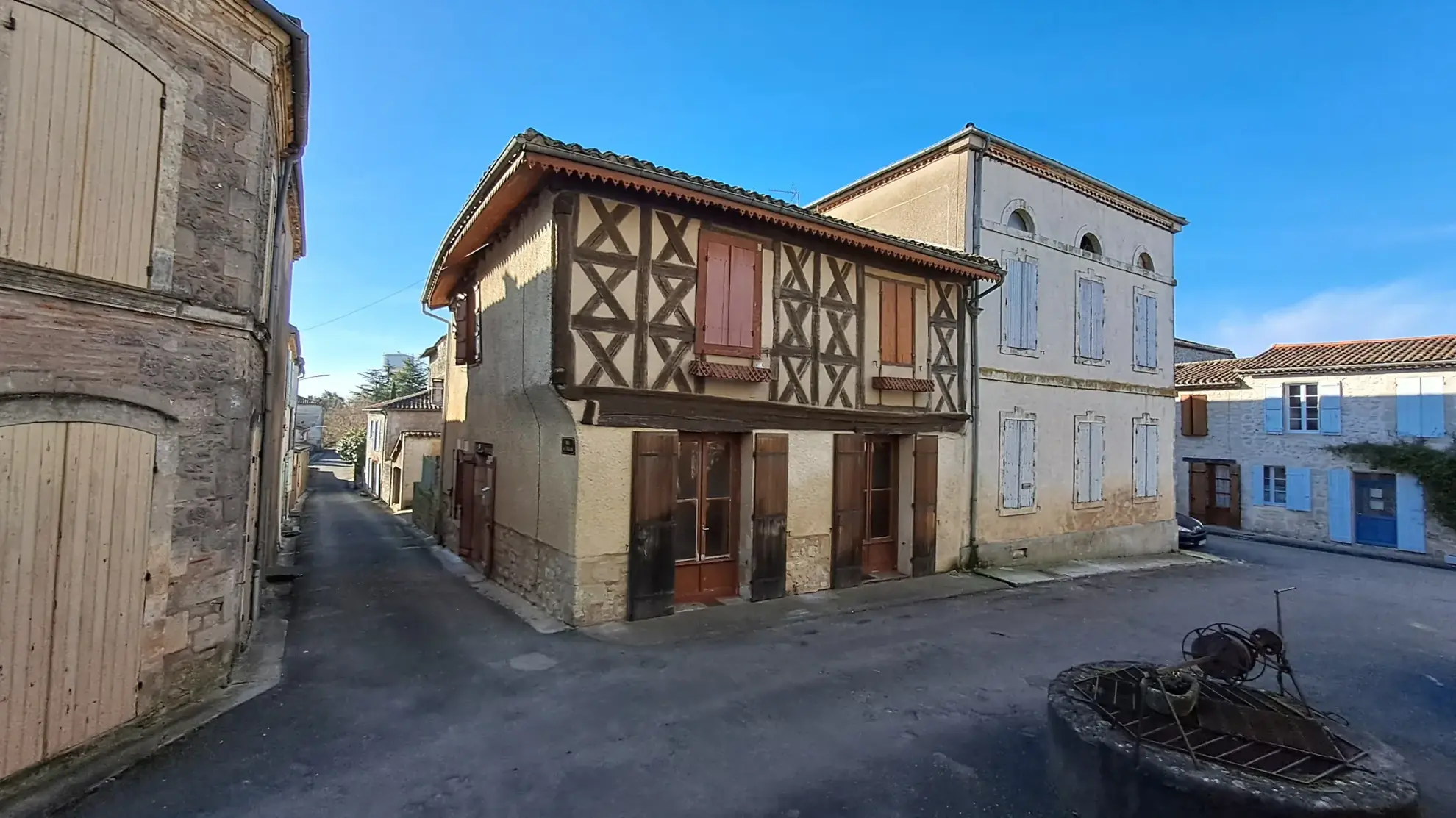 Maison de village à restaurer à Saint-Pastour - 110 m², grand potentiel
