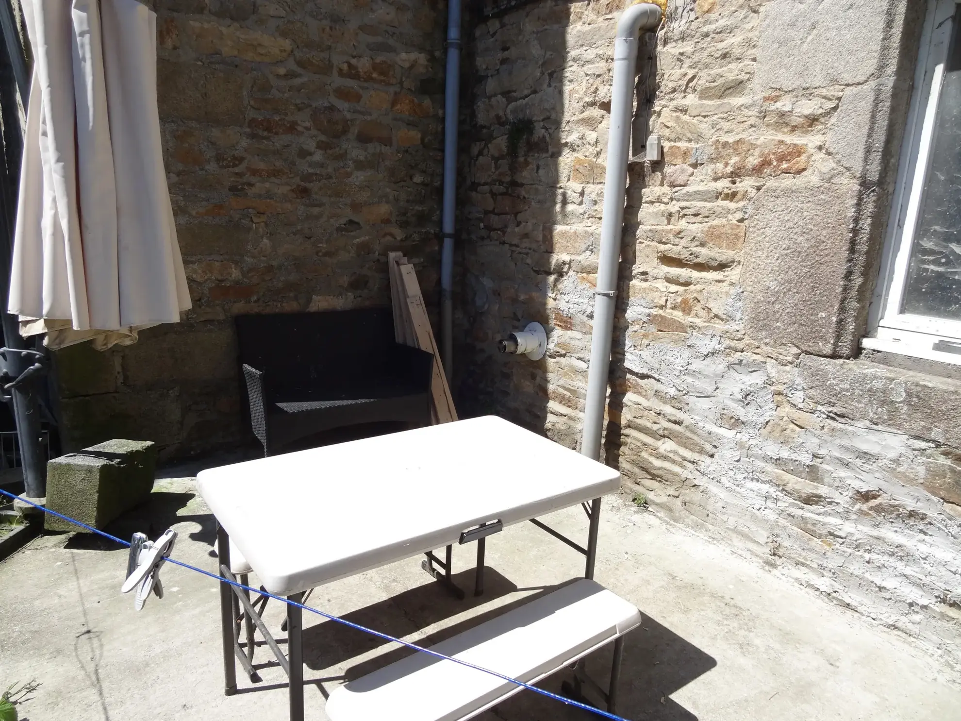 Grande maison rénovée de 211 m² à Plesidy, idéale pour famille ou projet touristique 