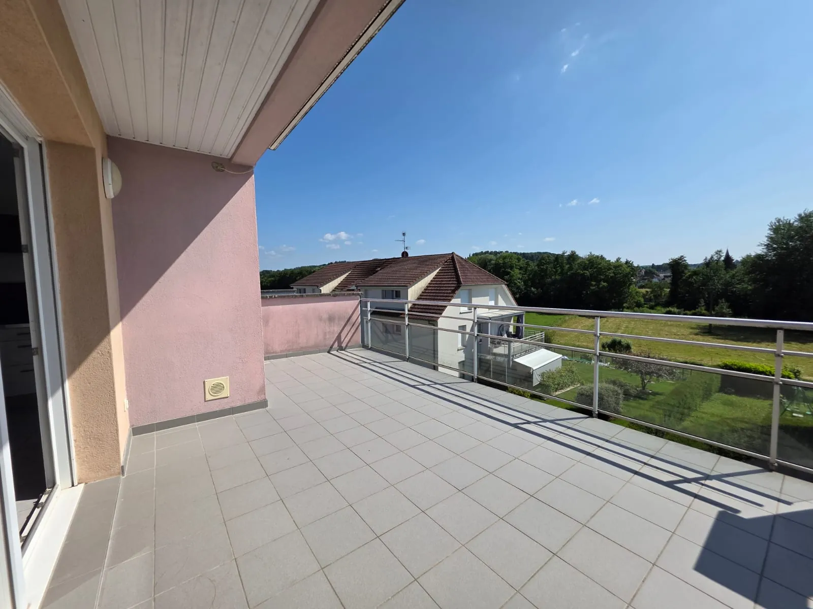 Appartement 3 pièces lumineux à Hirsingue – Dernier étage avec garage 