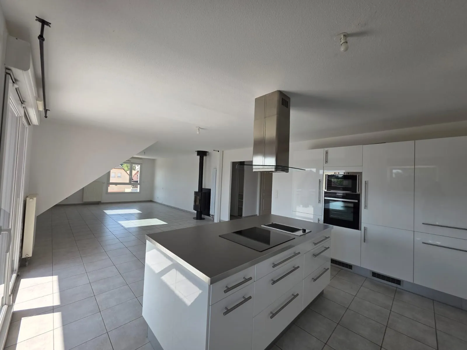 Appartement 3 pièces lumineux à Hirsingue – Dernier étage avec garage 