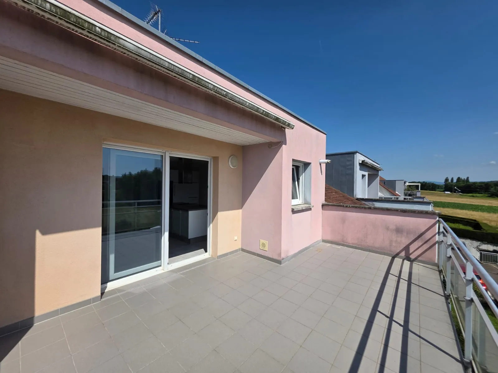 Appartement 3 pièces lumineux à Hirsingue – Dernier étage avec garage 