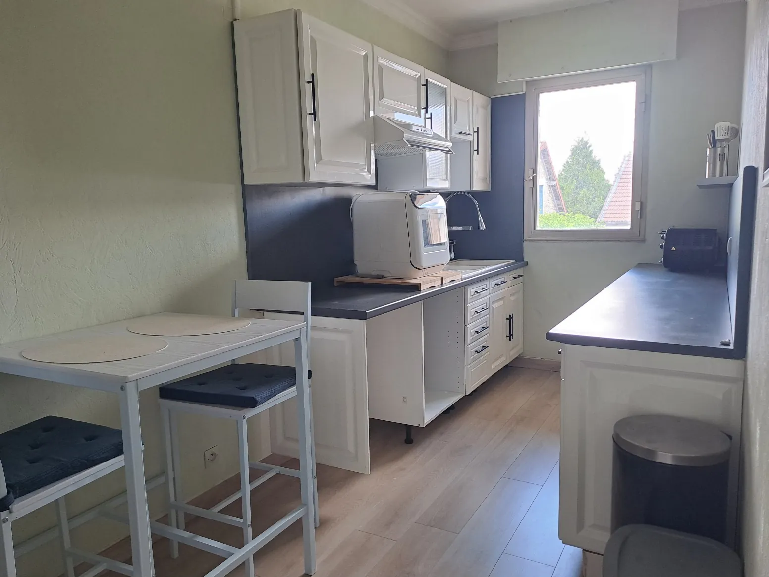 Appartement traversant de 56 m² au centre de Rambouillet avec parking et balcon 