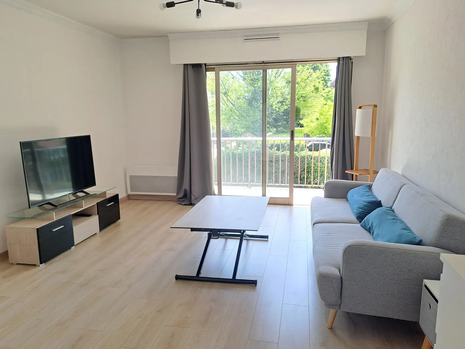 Appartement traversant de 56 m² au centre de Rambouillet avec parking et balcon