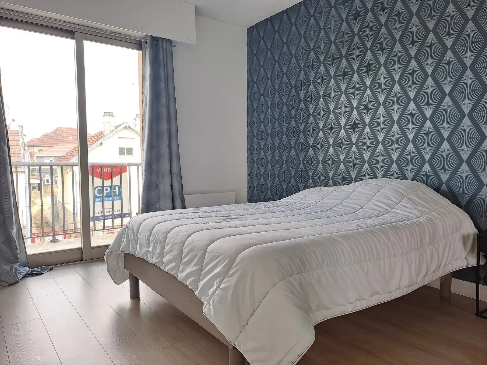 Appartement traversant de 56 m² au centre de Rambouillet avec parking et balcon 